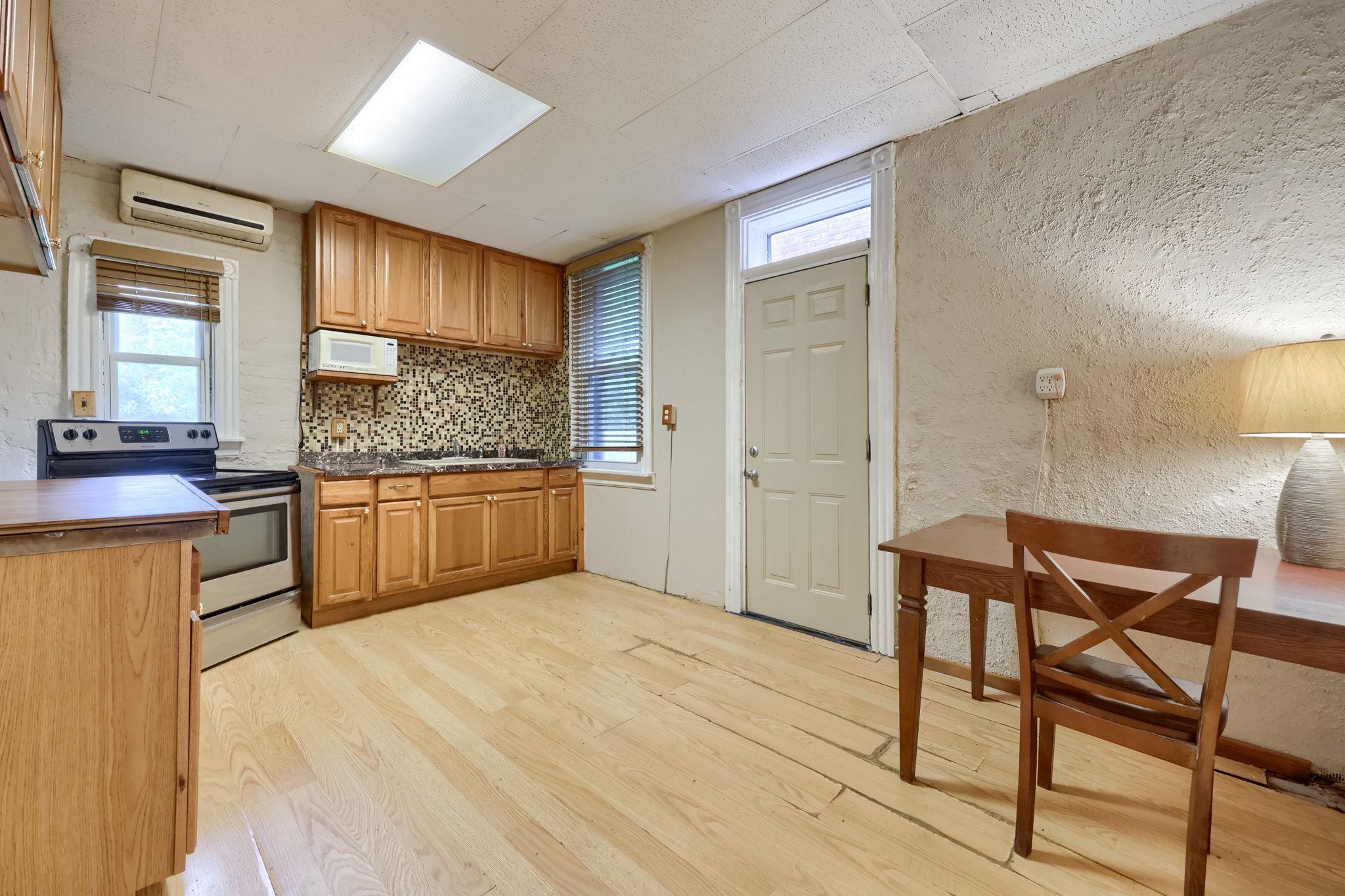 CHESTNUT HILL - Residential
