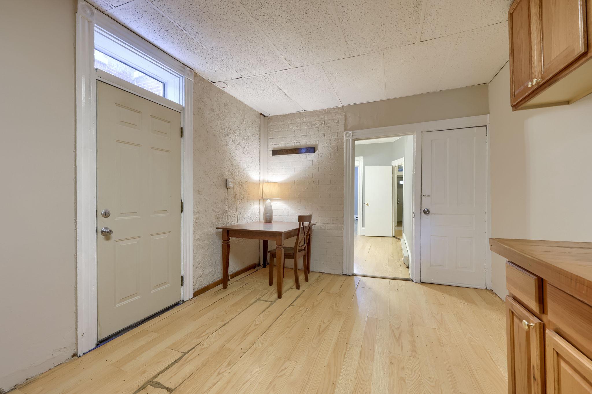 CHESTNUT HILL - Residential