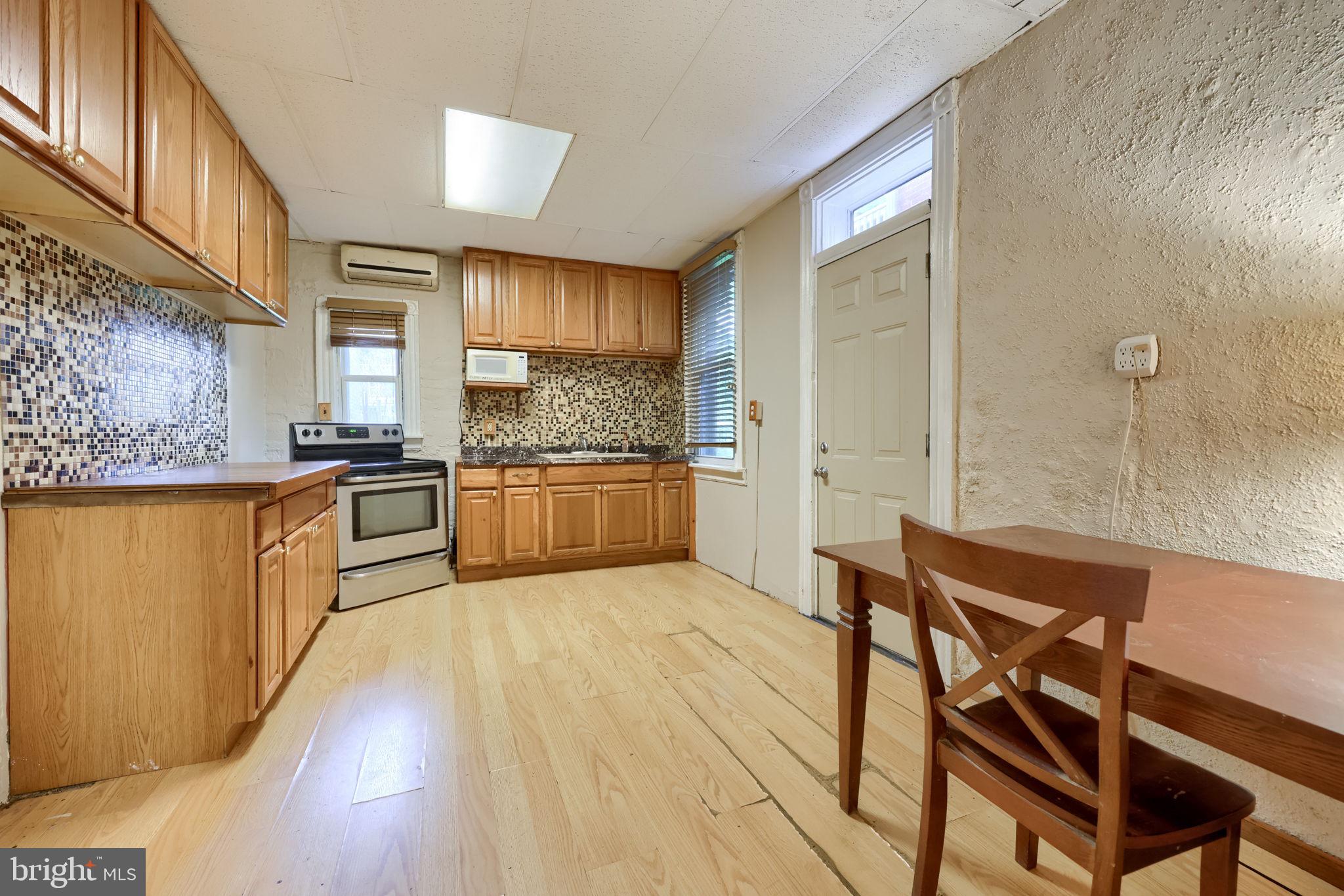 CHESTNUT HILL - Residential