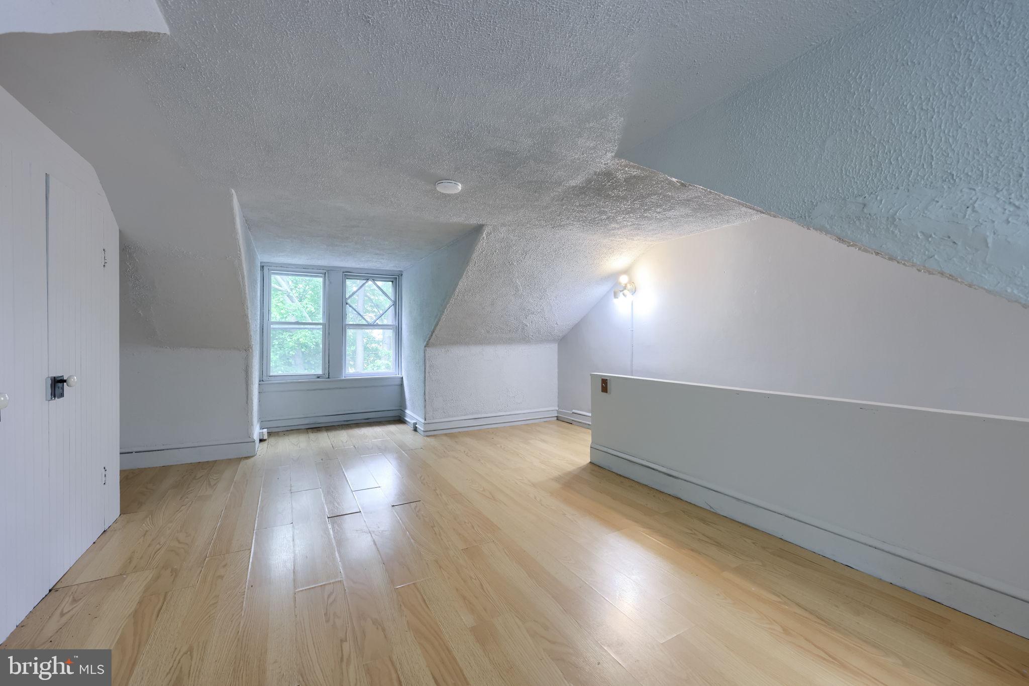 CHESTNUT HILL - Residential