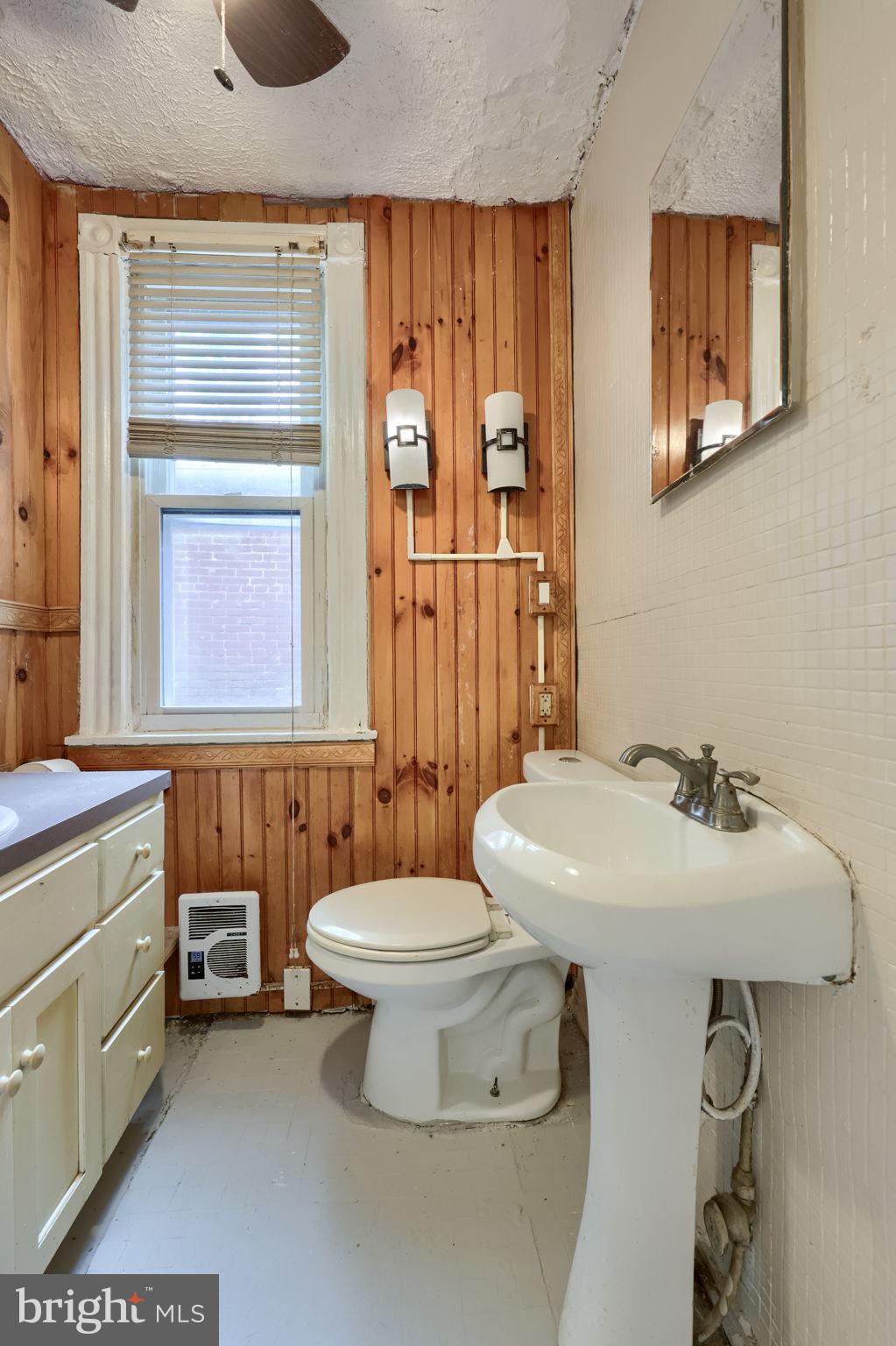 CHESTNUT HILL - Residential