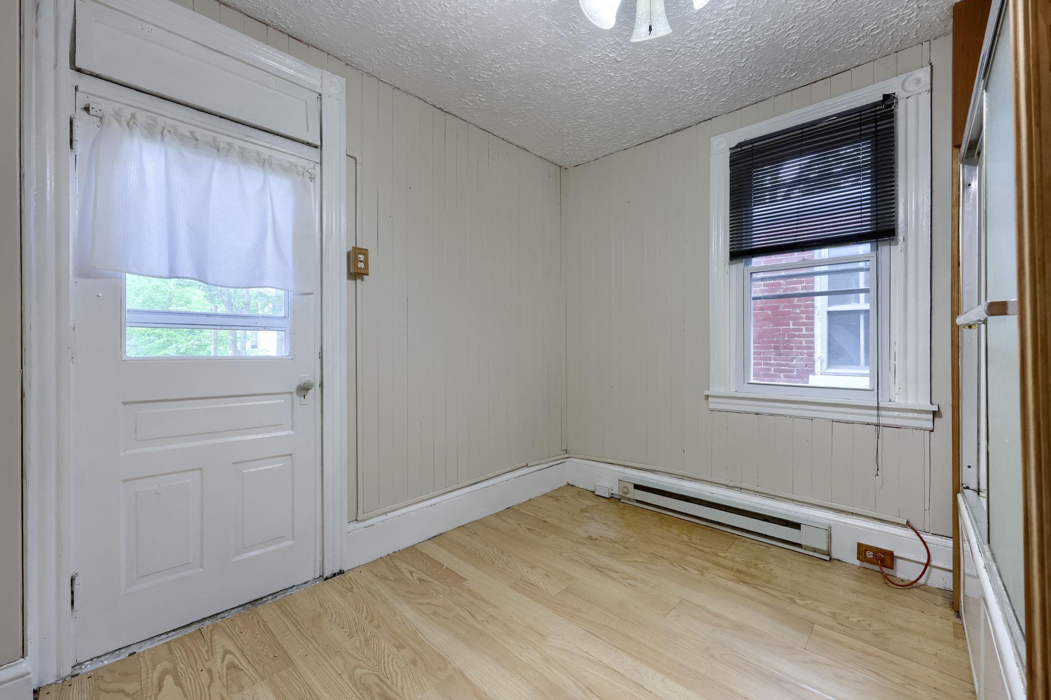 CHESTNUT HILL - Residential