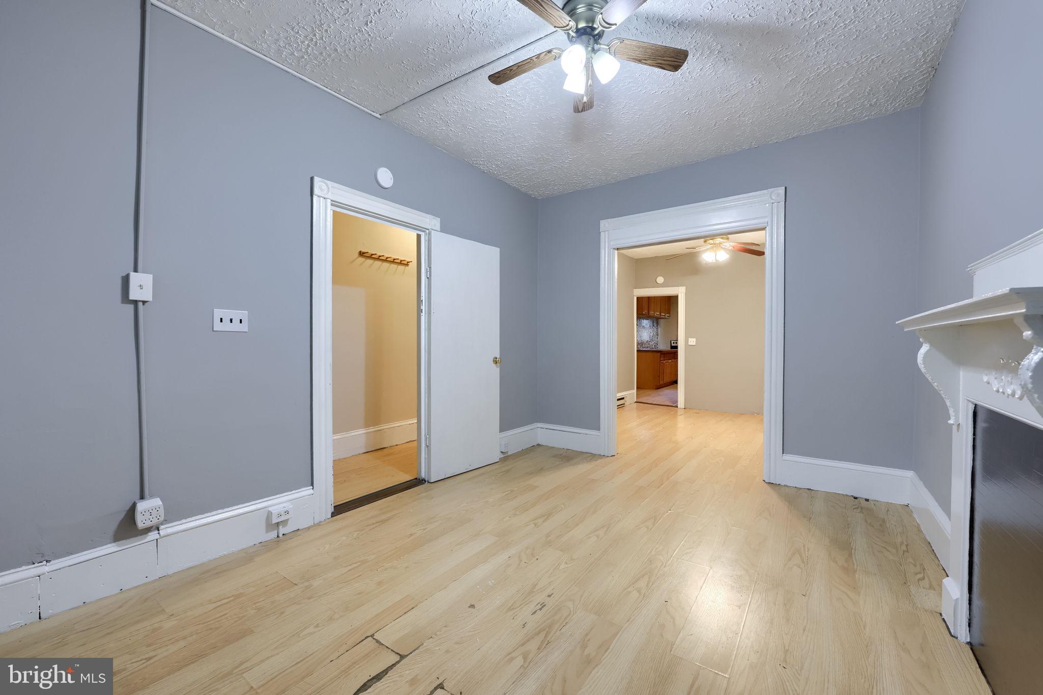 CHESTNUT HILL - Residential