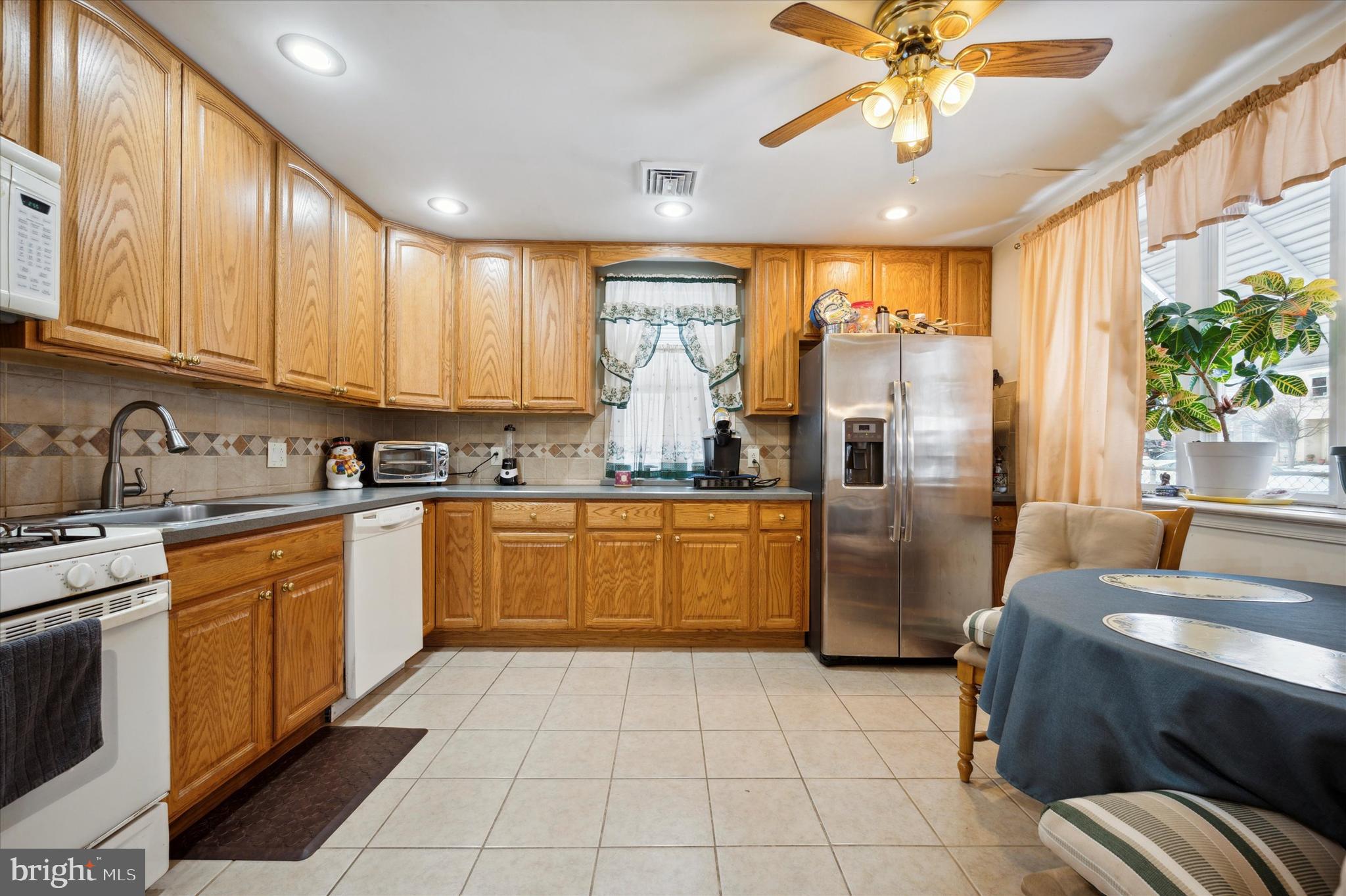 FOX CHASE - Residential