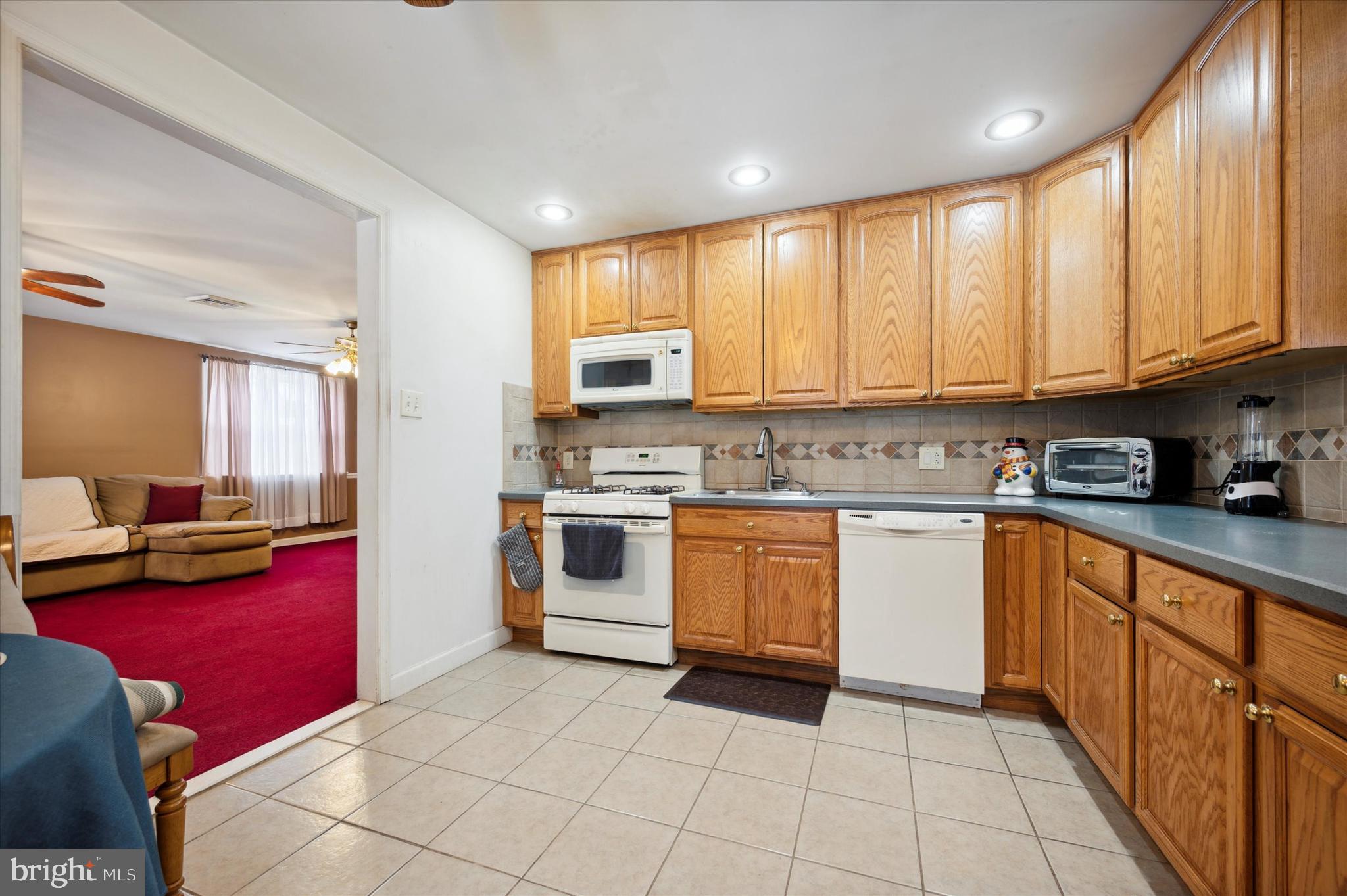 FOX CHASE - Residential