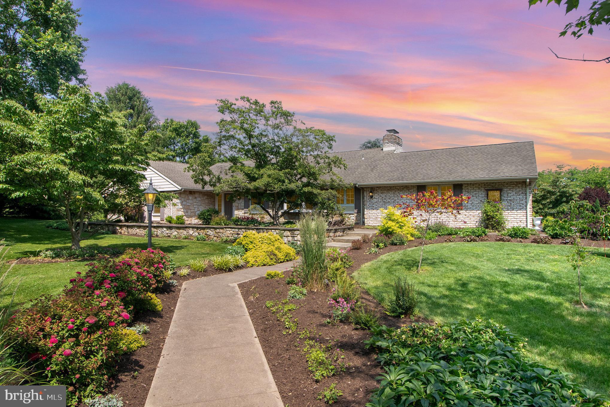 4 APPLE TREE LANE