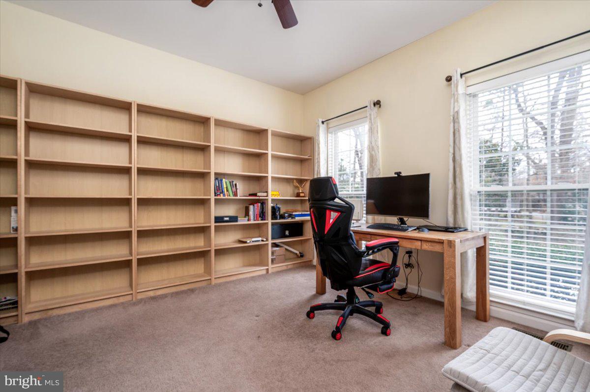 SHAMROCK MANOR - Residential