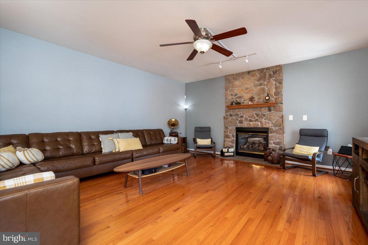 SHAMROCK MANOR - Residential