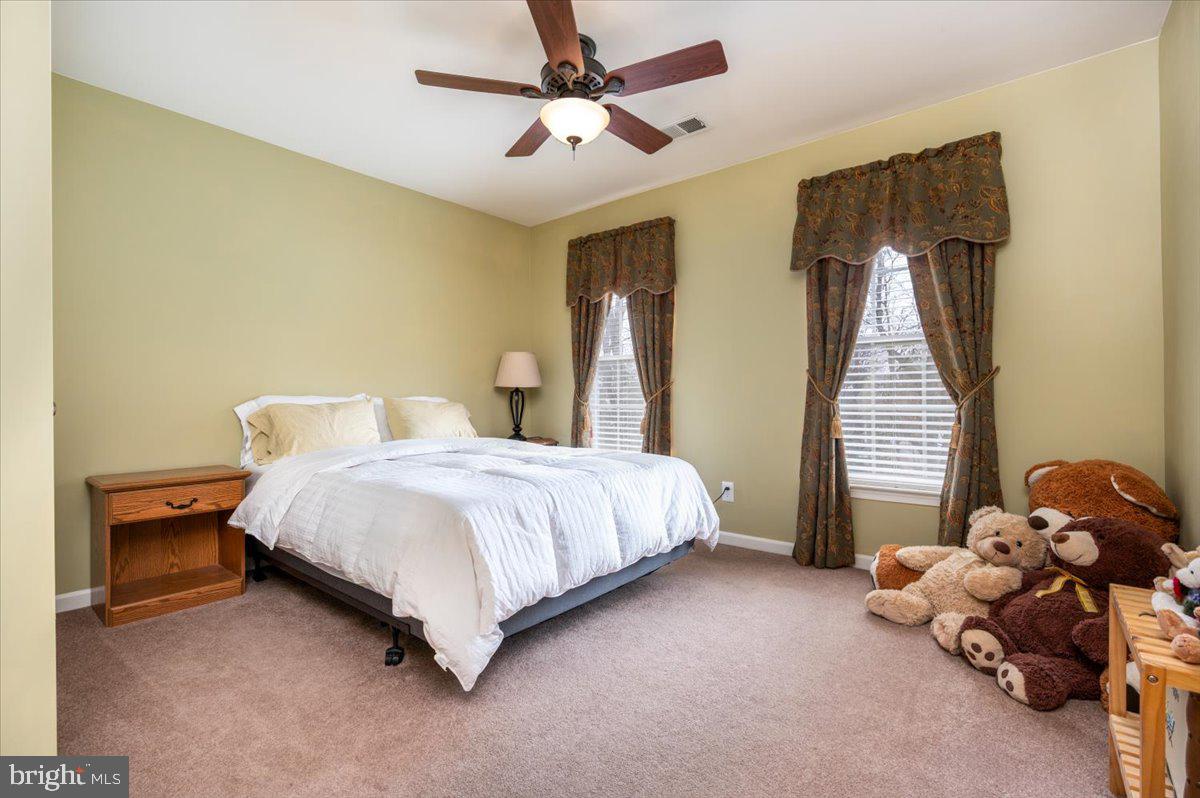 SHAMROCK MANOR - Residential