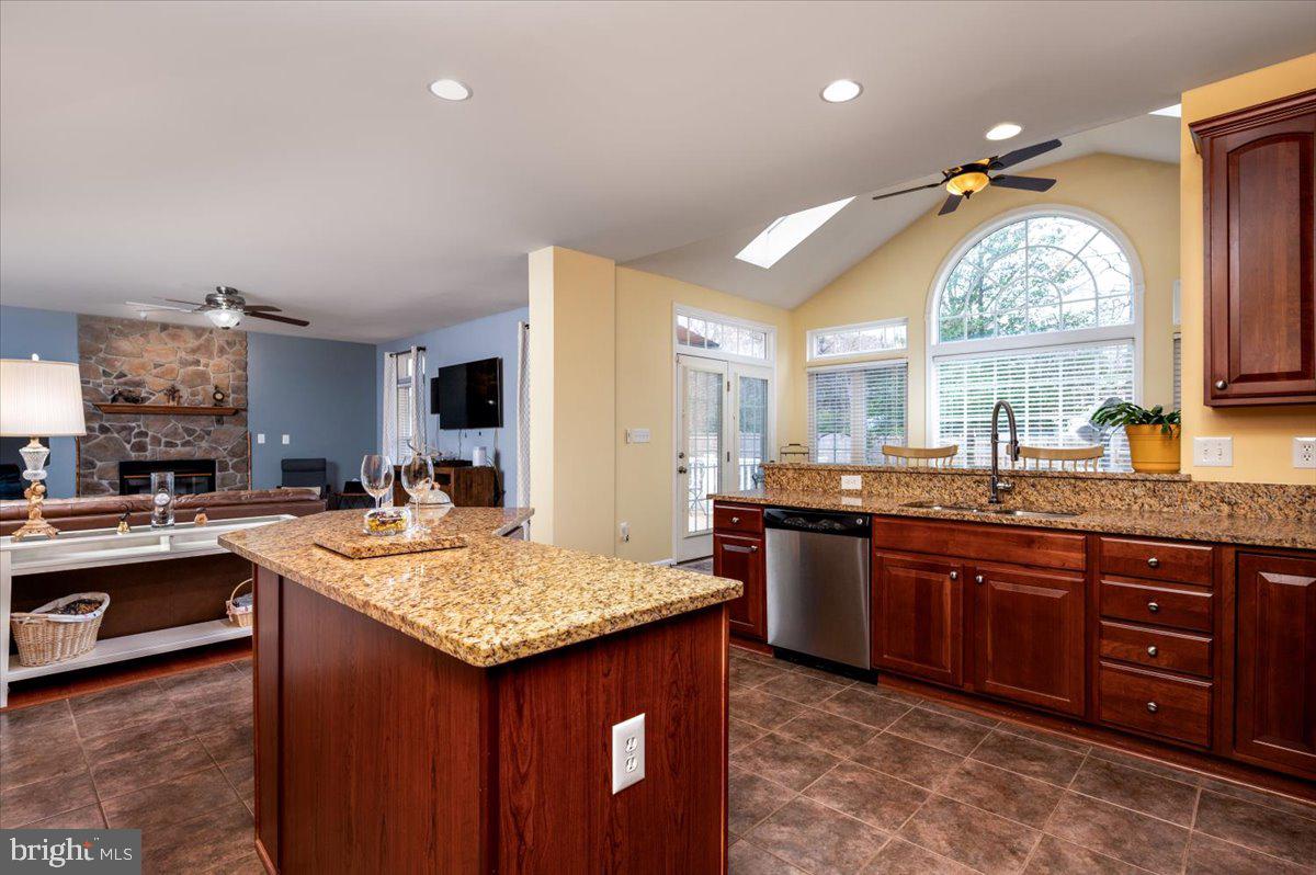 SHAMROCK MANOR - Residential