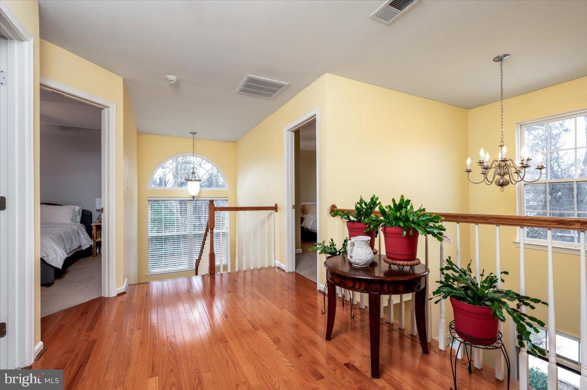 SHAMROCK MANOR - Residential