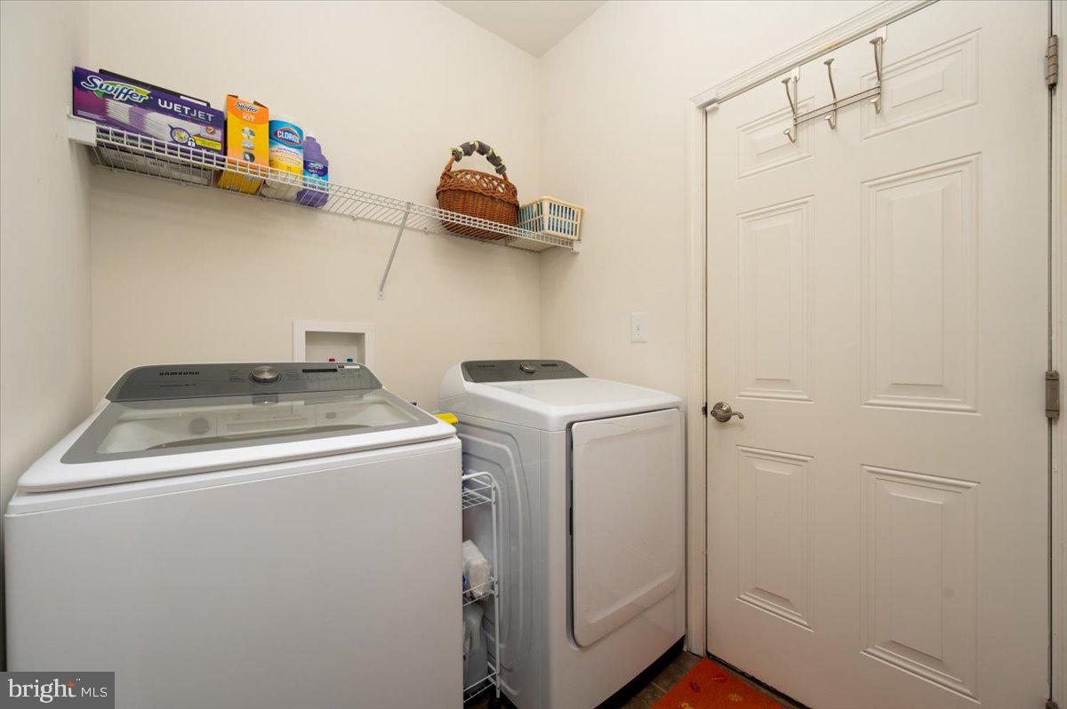 SHAMROCK MANOR - Residential