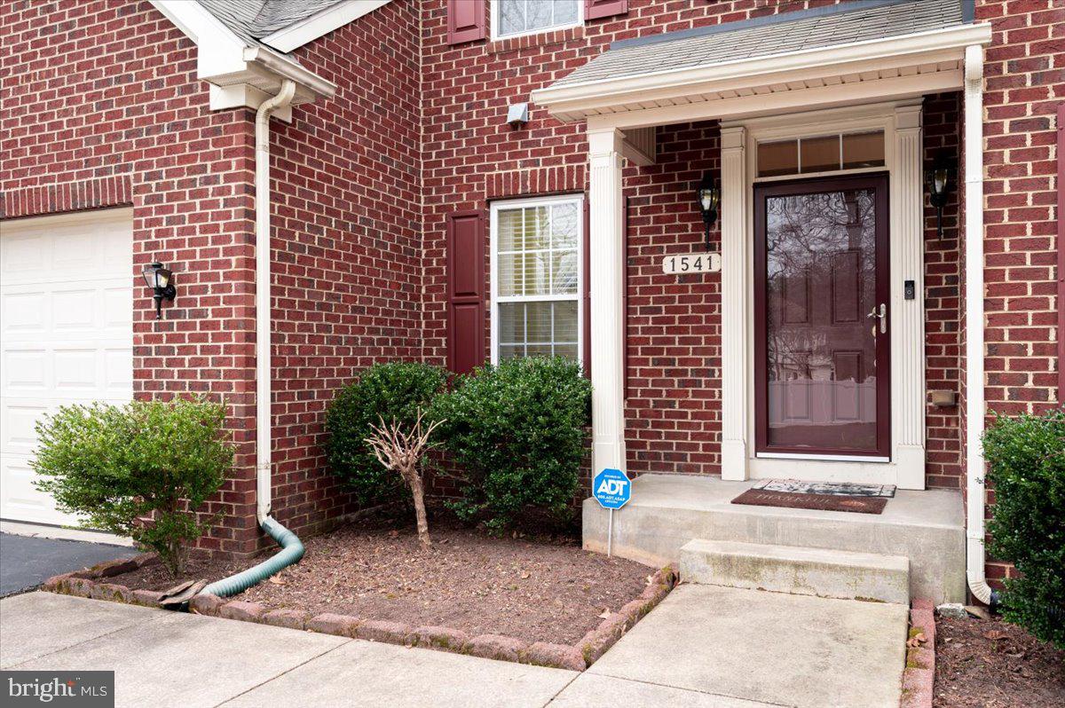 SHAMROCK MANOR - Residential