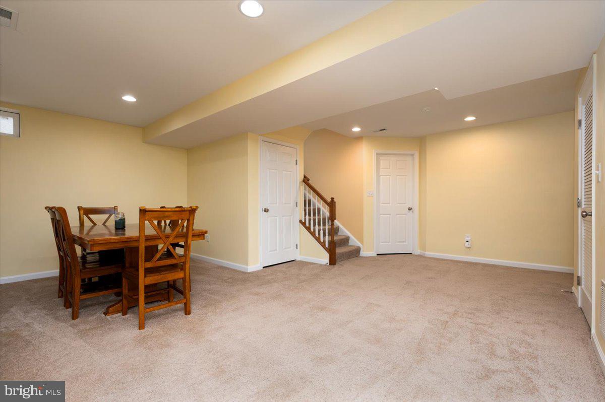 SHAMROCK MANOR - Residential