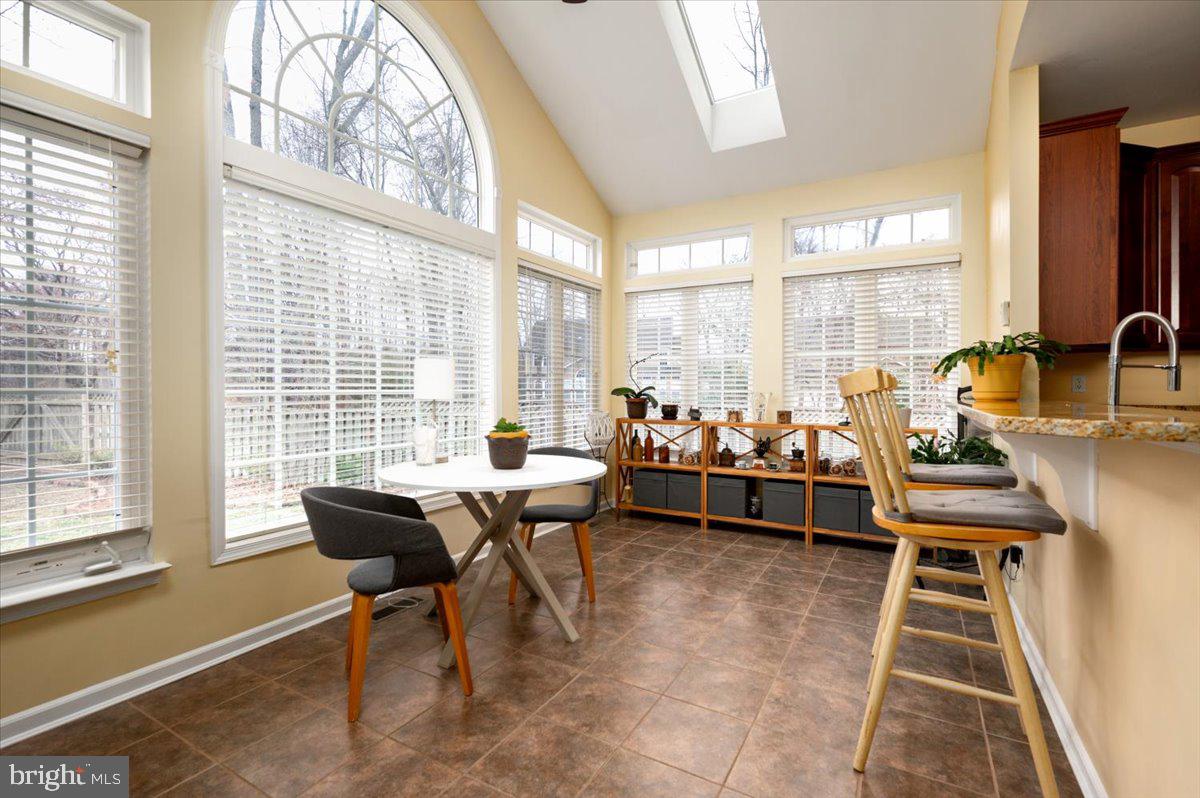 SHAMROCK MANOR - Residential