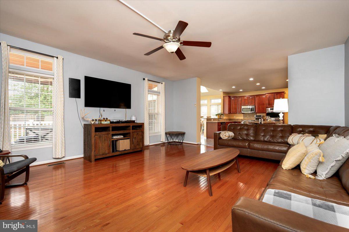 SHAMROCK MANOR - Residential