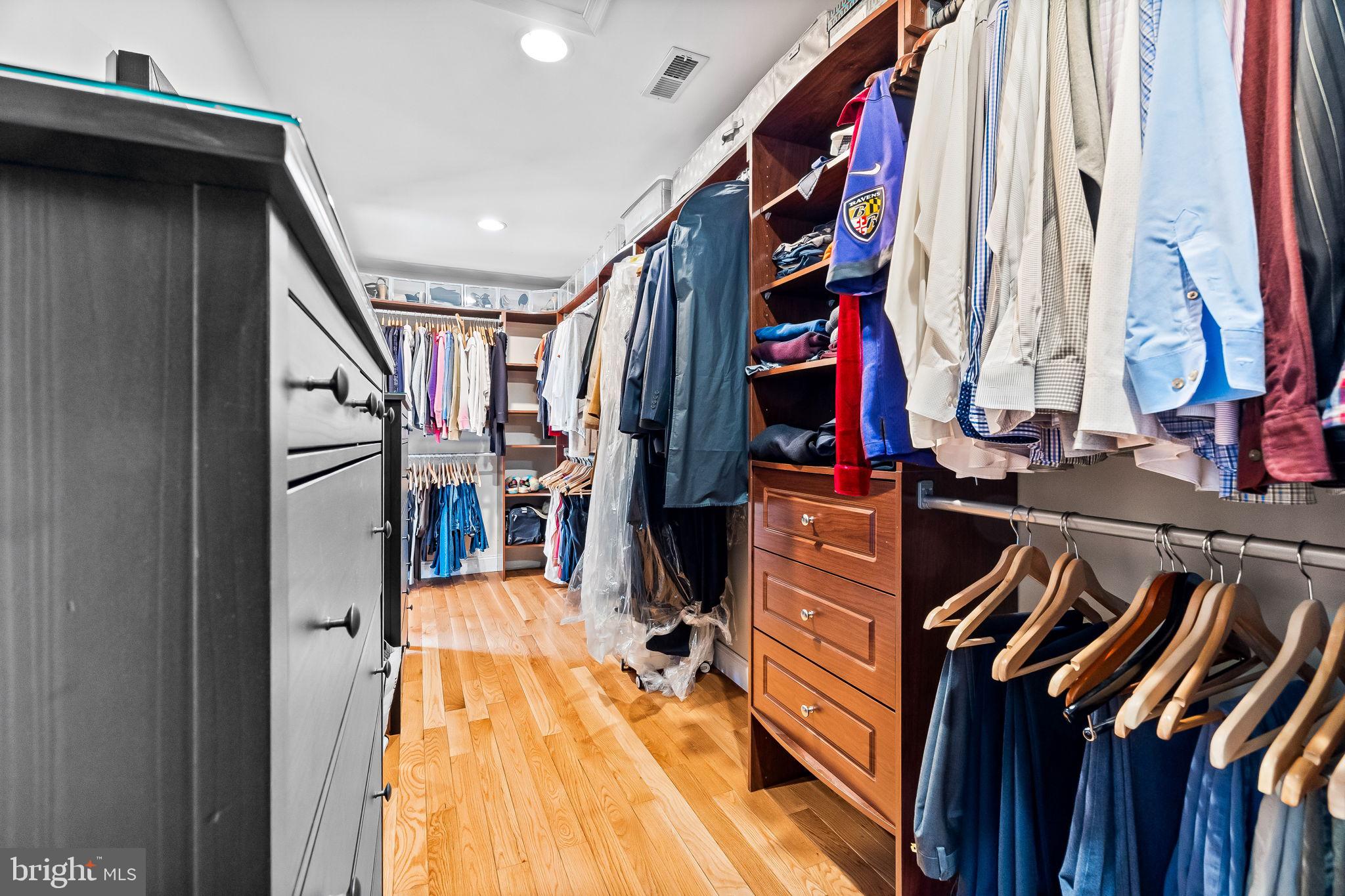 VALLEY HILLS - Residential