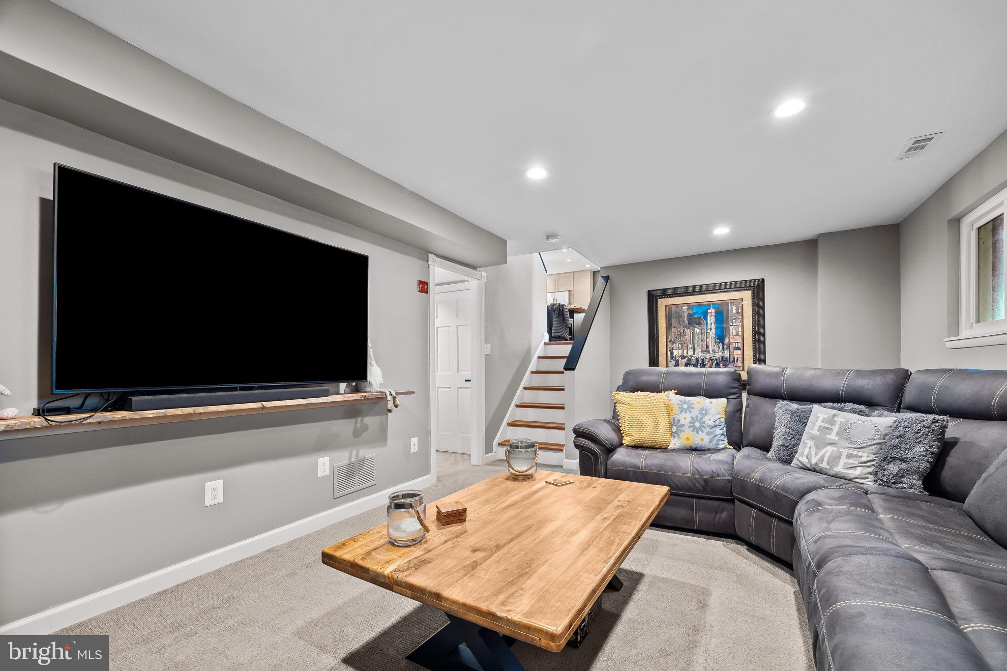 VALLEY HILLS - Residential