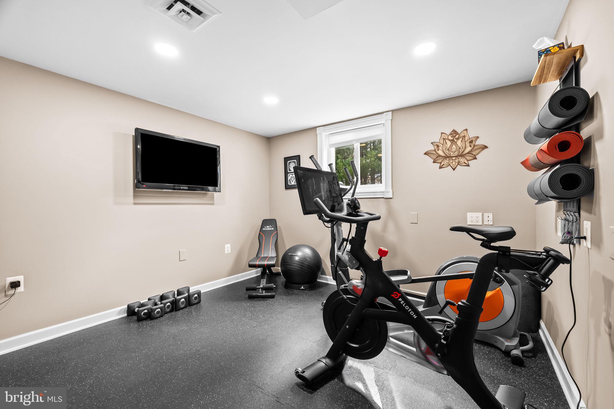 VALLEY HILLS - Residential