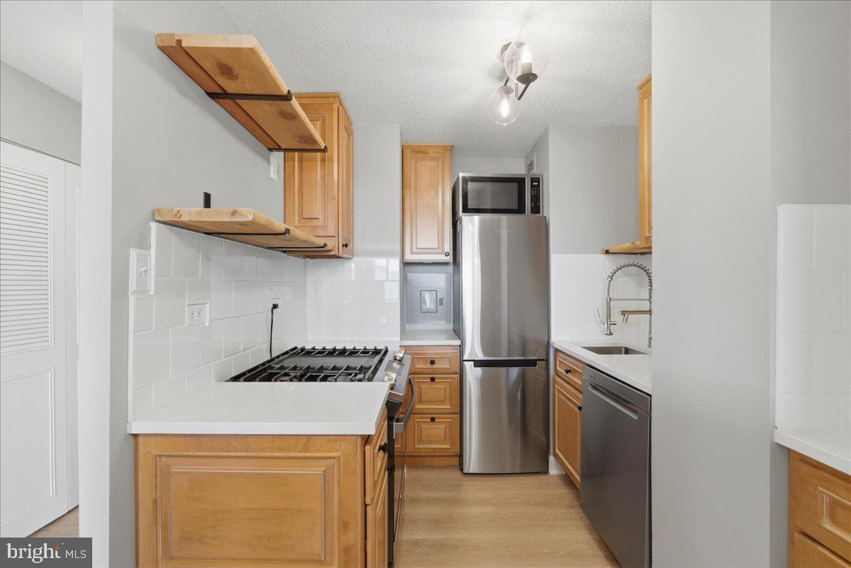 2030 N ADAMS STREET N 1209