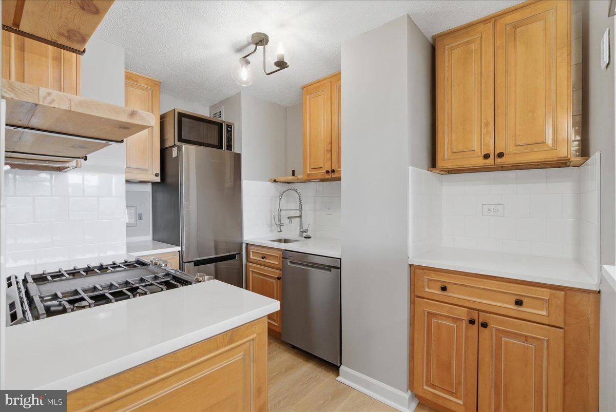 2030 N ADAMS STREET N 1209