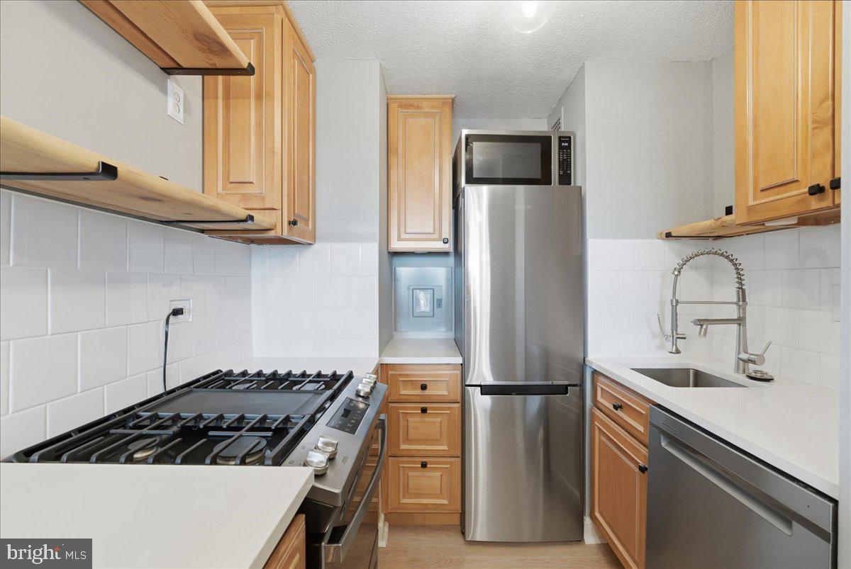 2030 N ADAMS STREET N 1209