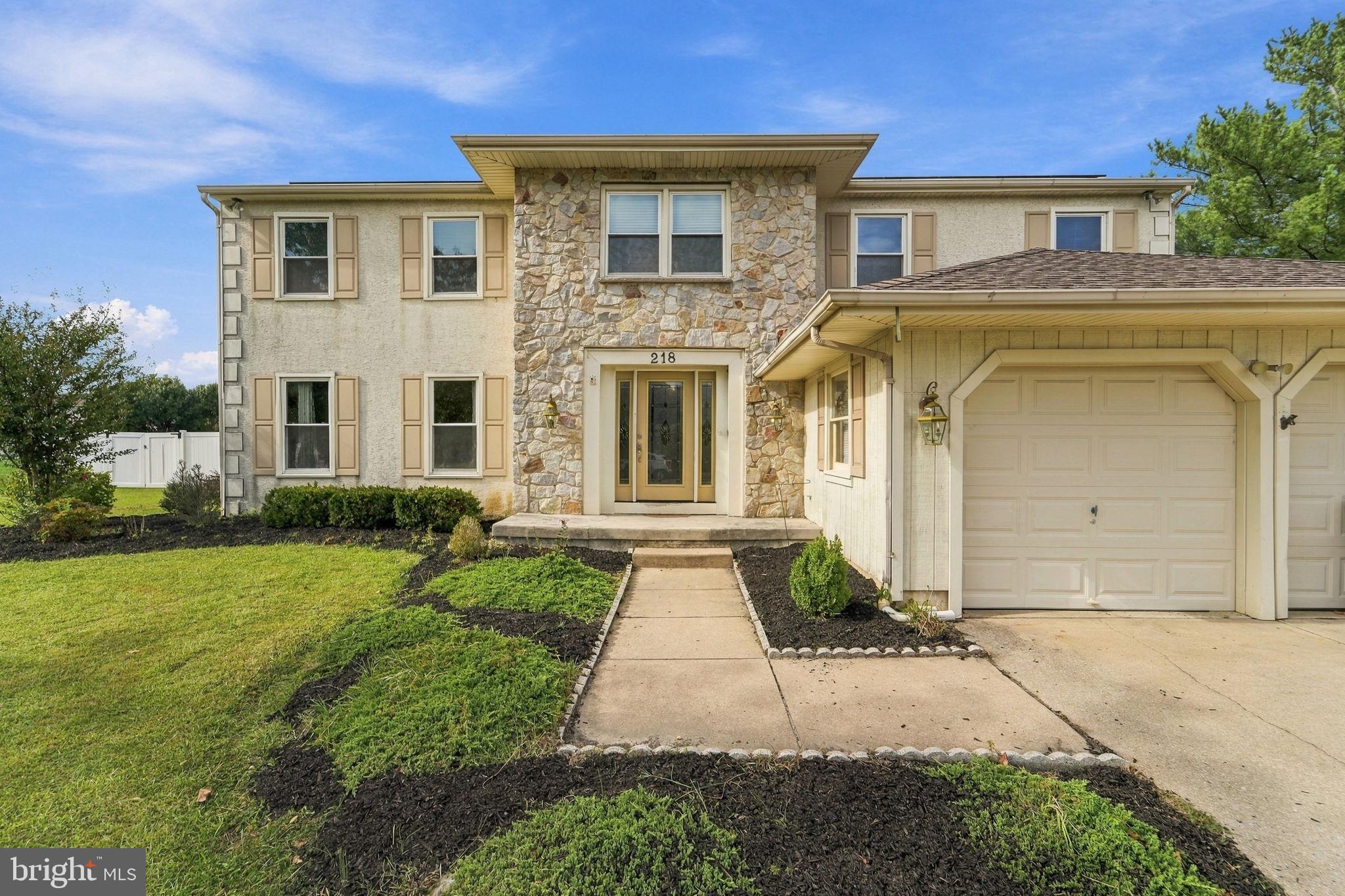 218 RAMBLEWOOD DRIVE