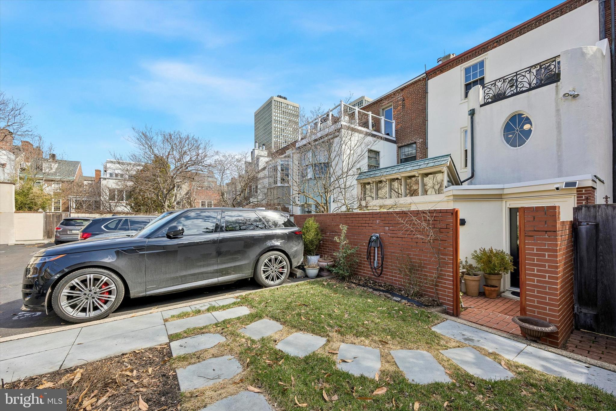 SOCIETY HILL - Residential