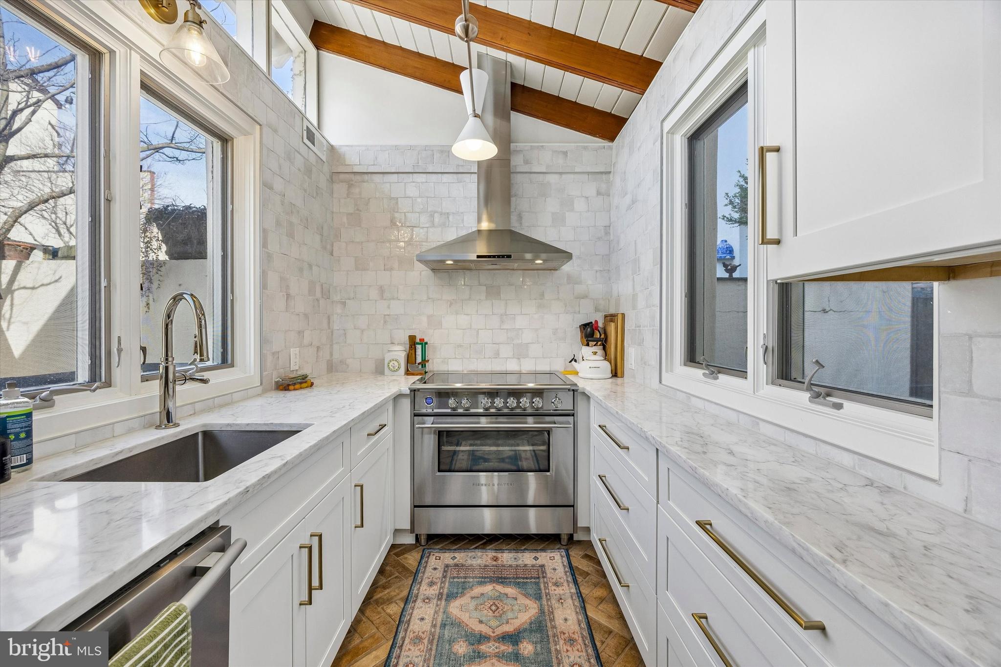 SOCIETY HILL - Residential