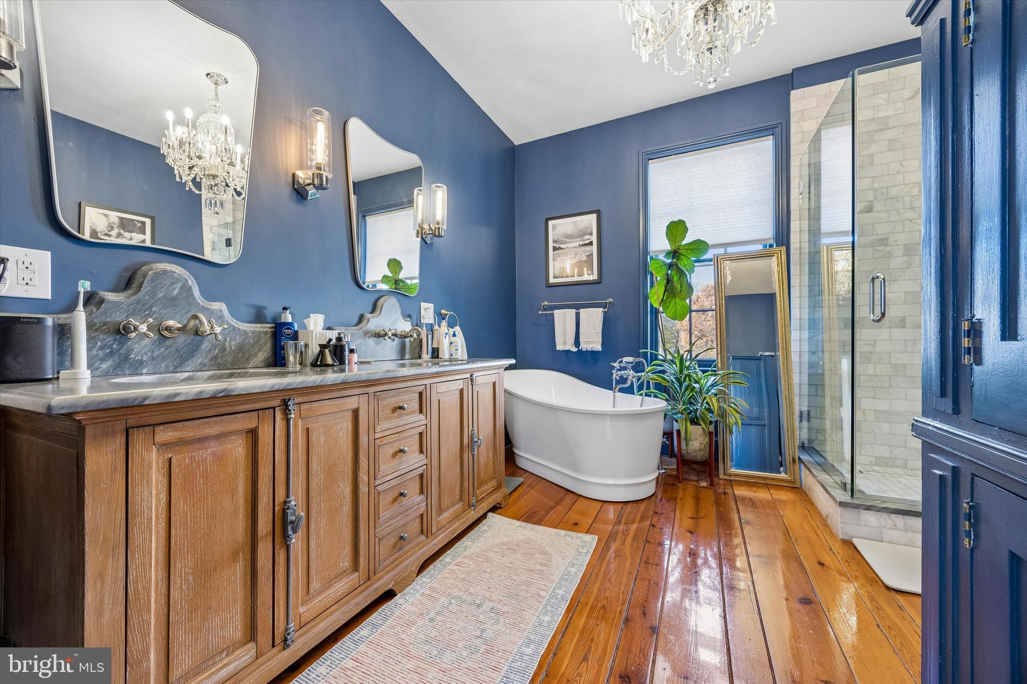 SOCIETY HILL - Residential