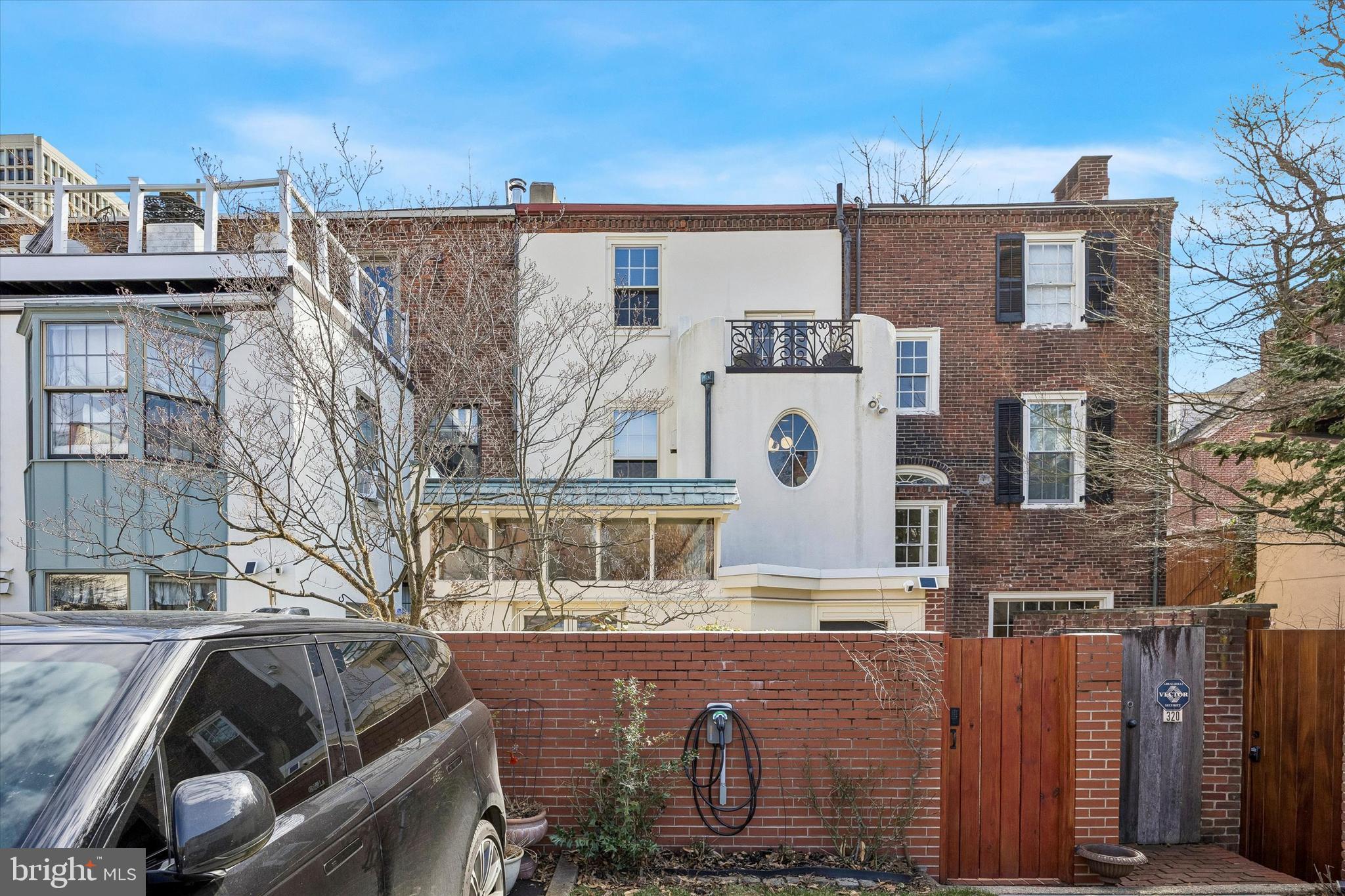 SOCIETY HILL - Residential