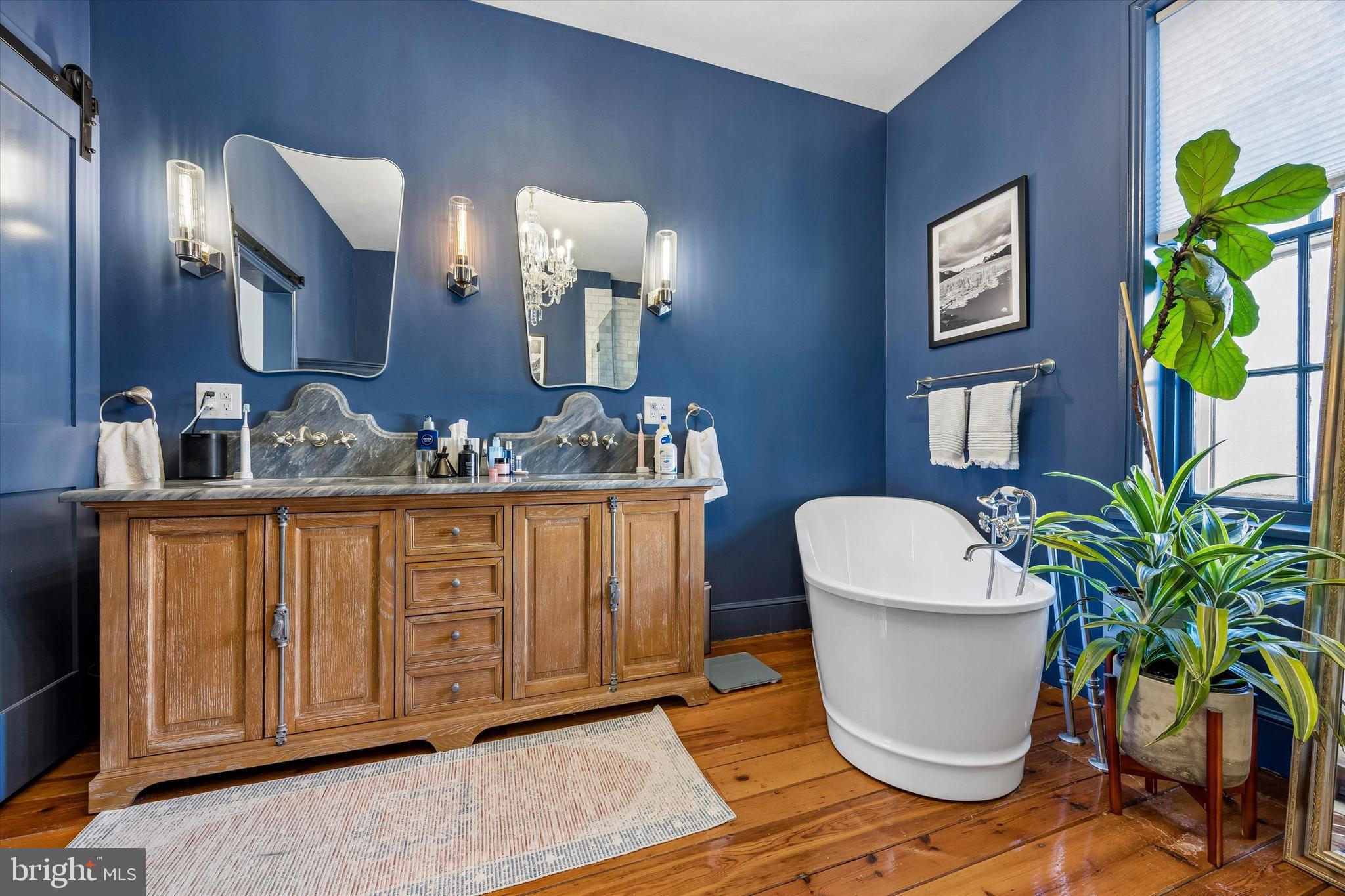 SOCIETY HILL - Residential