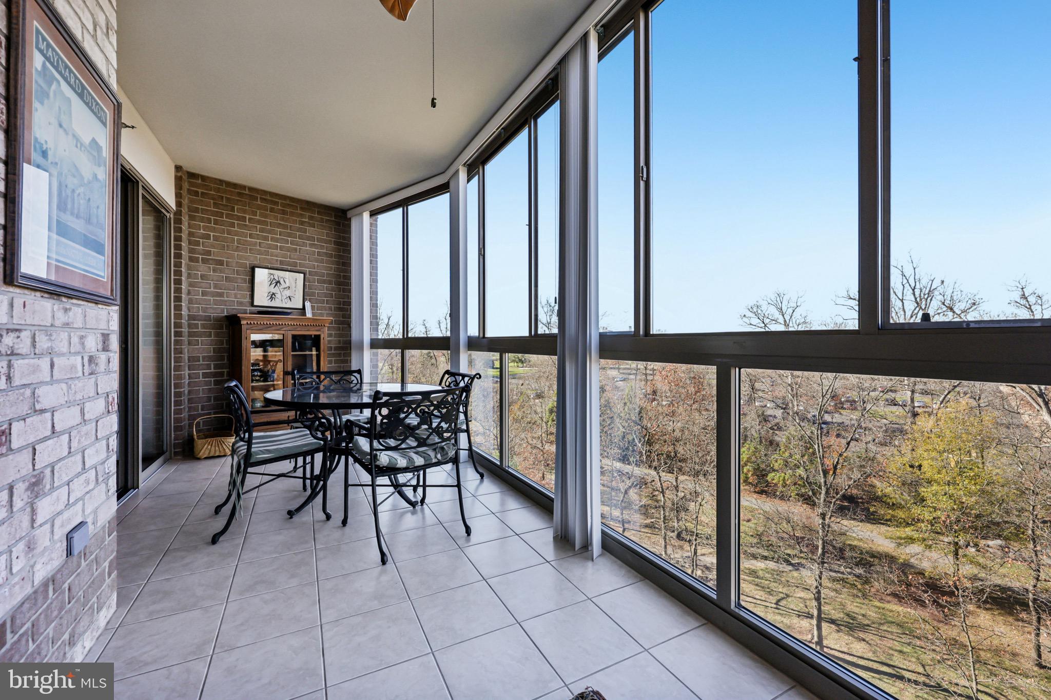 LANSDOWNE WOODS - Residential