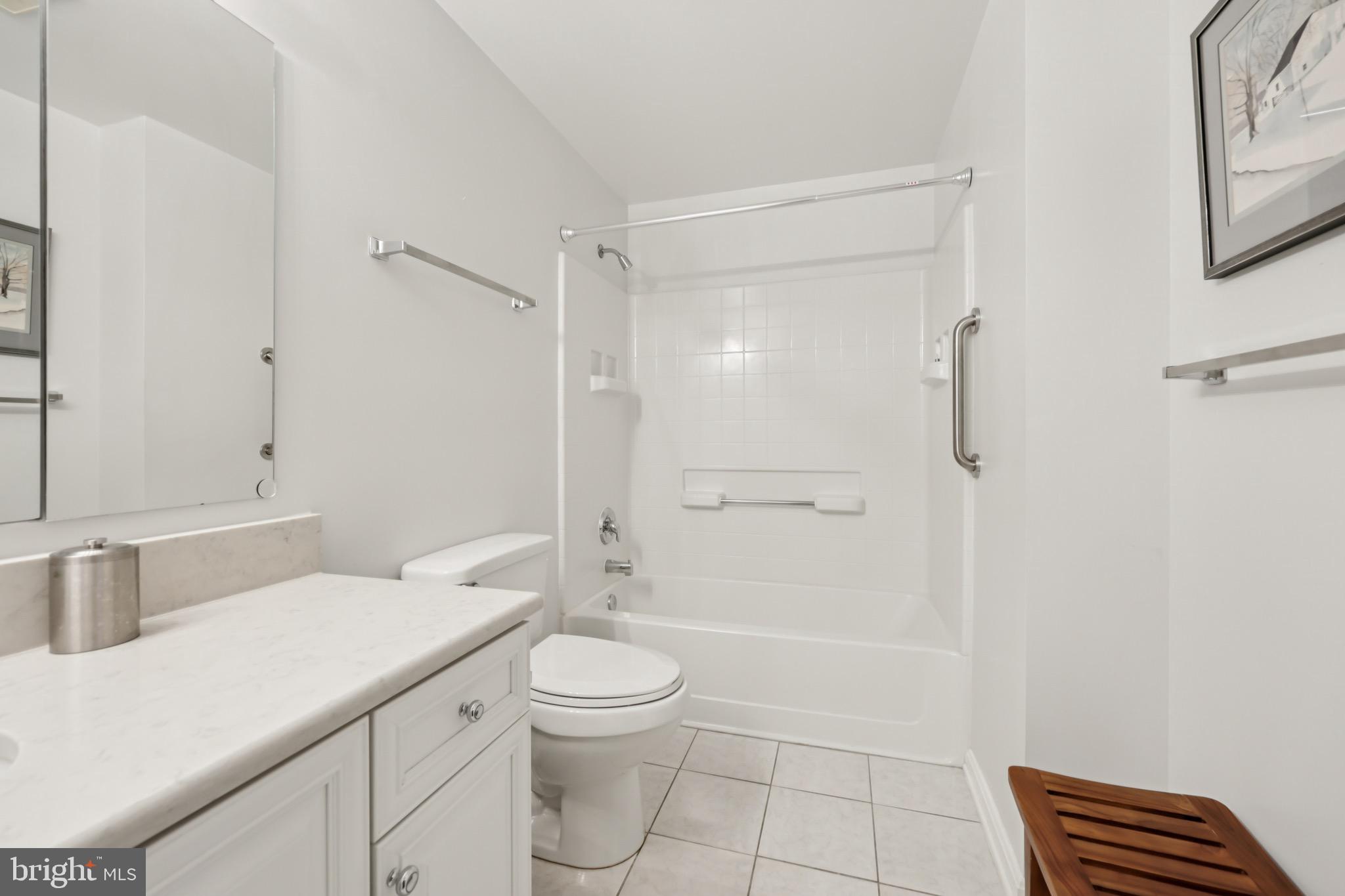 LANSDOWNE WOODS - Residential