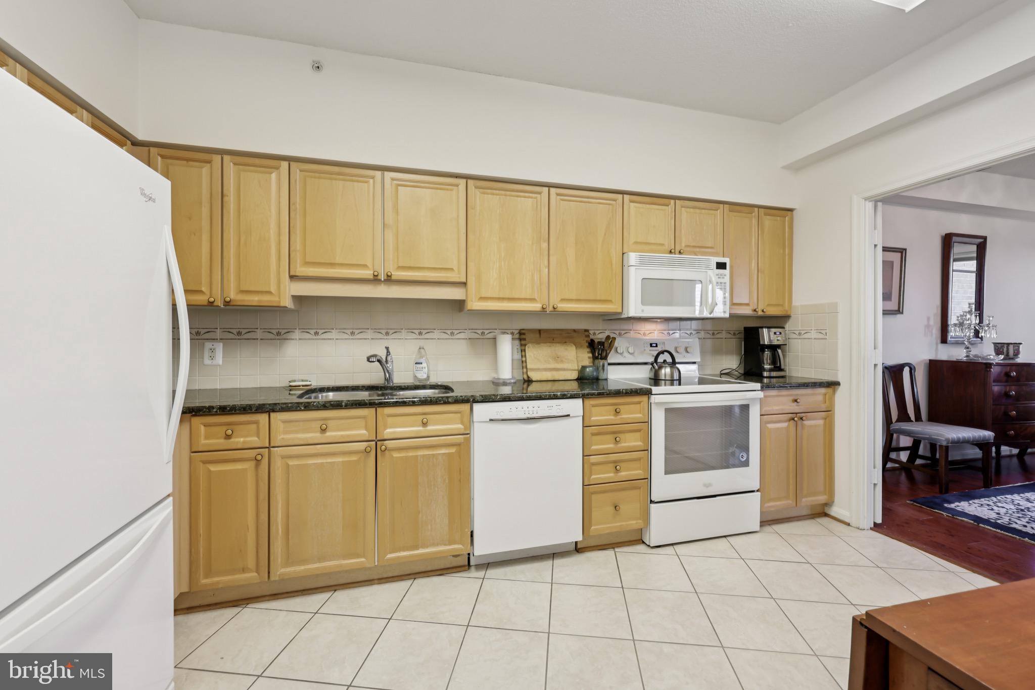 LANSDOWNE WOODS - Residential