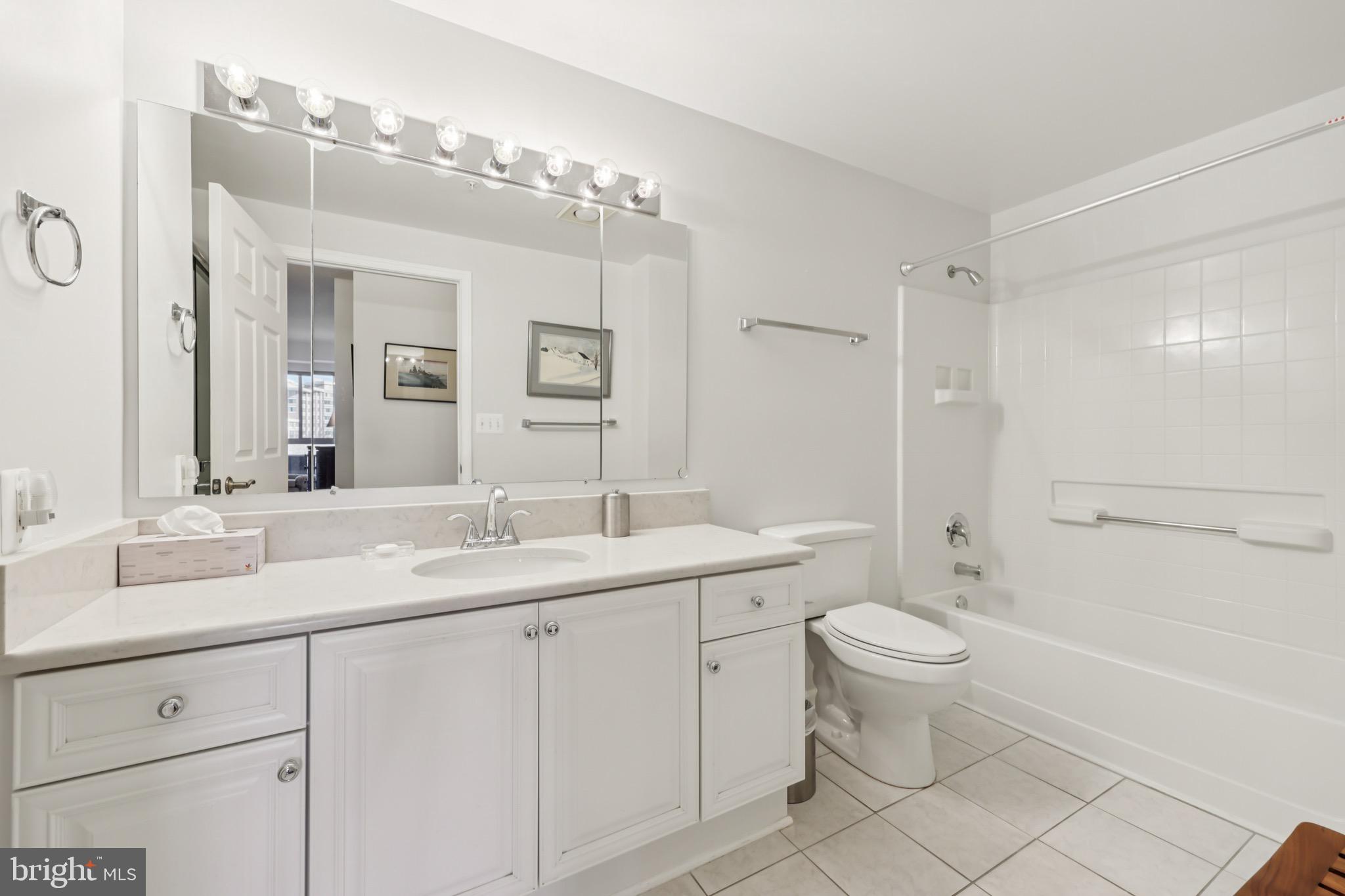 LANSDOWNE WOODS - Residential