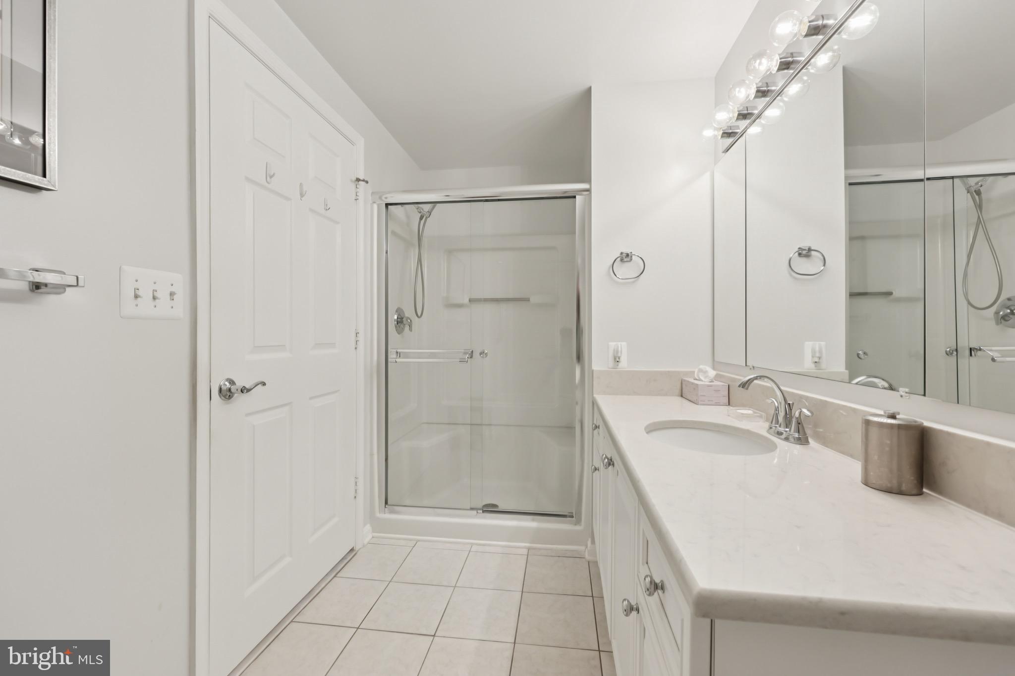 LANSDOWNE WOODS - Residential