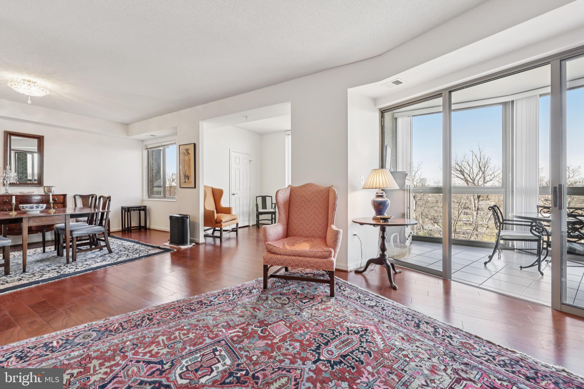 LANSDOWNE WOODS - Residential