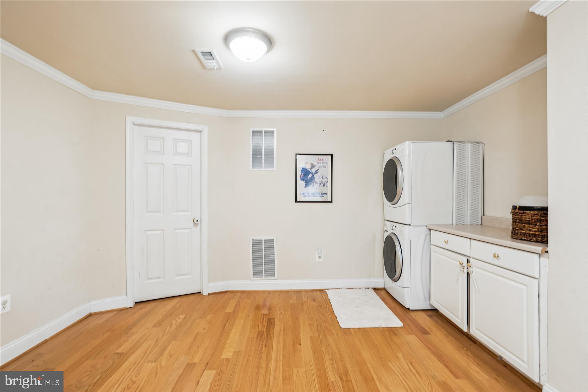 ALCOVA HEIGHTS - Residential Lease