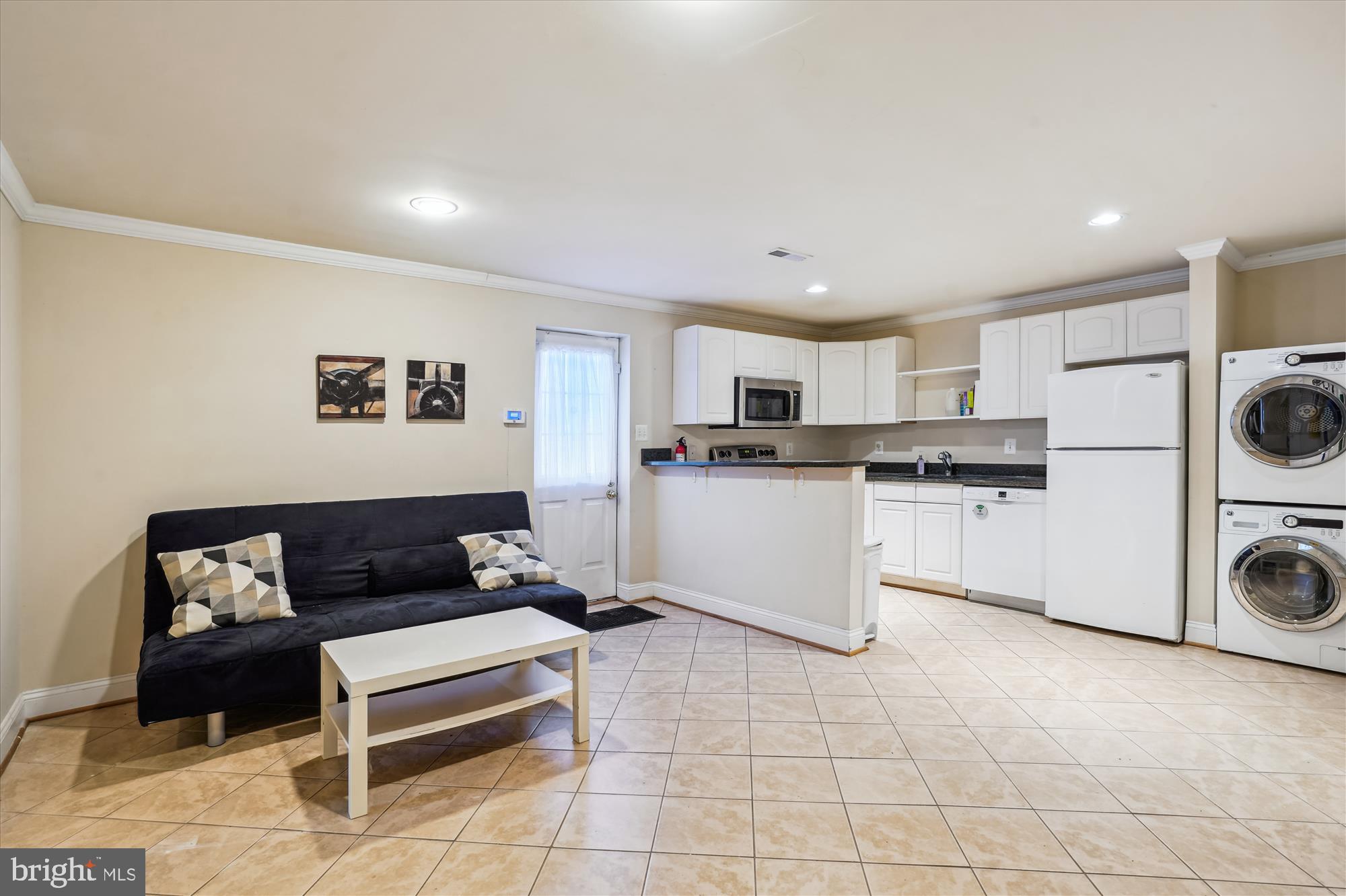 ALCOVA HEIGHTS - Residential Lease