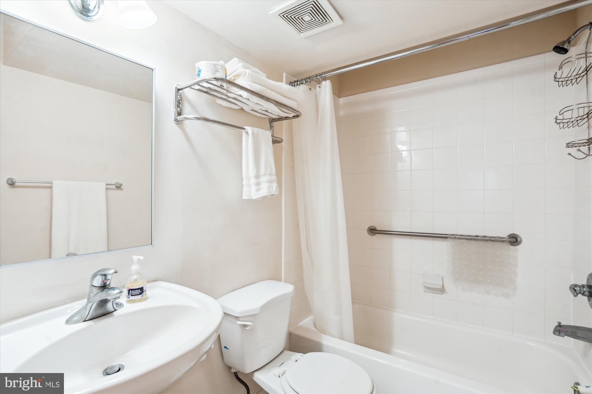 ALCOVA HEIGHTS - Residential Lease