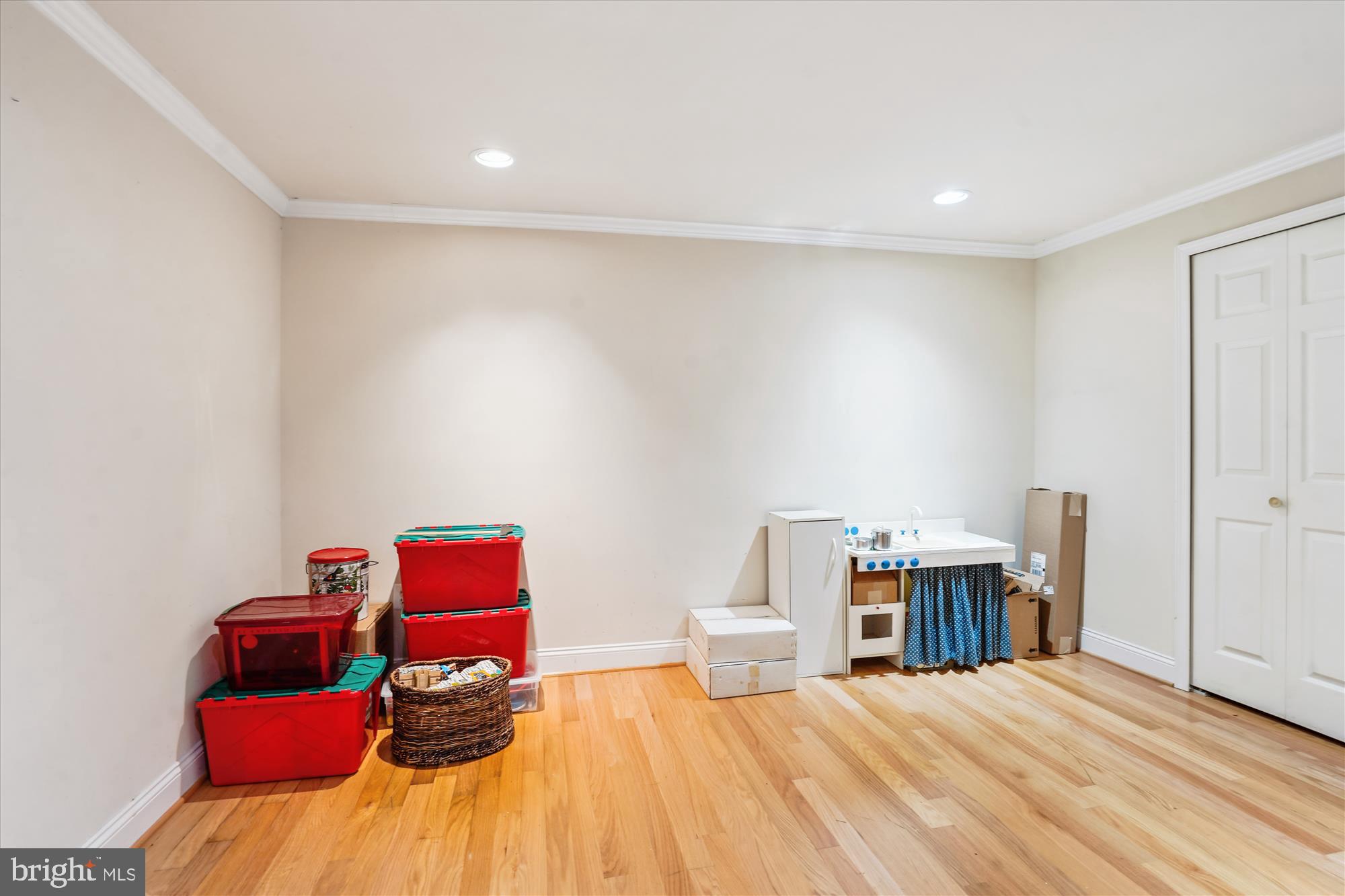 ALCOVA HEIGHTS - Residential Lease