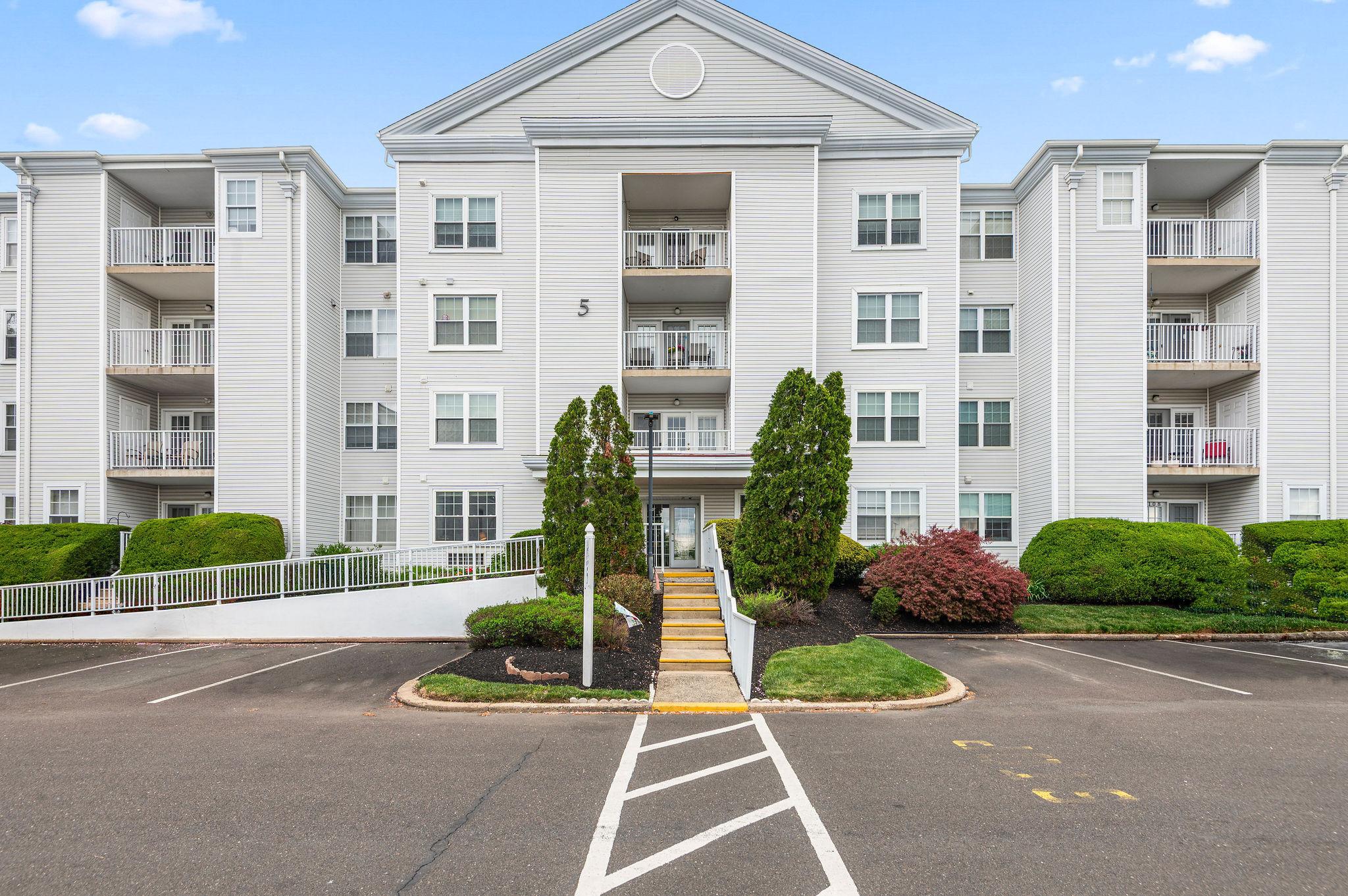 CENTENNIAL STATION - Residential