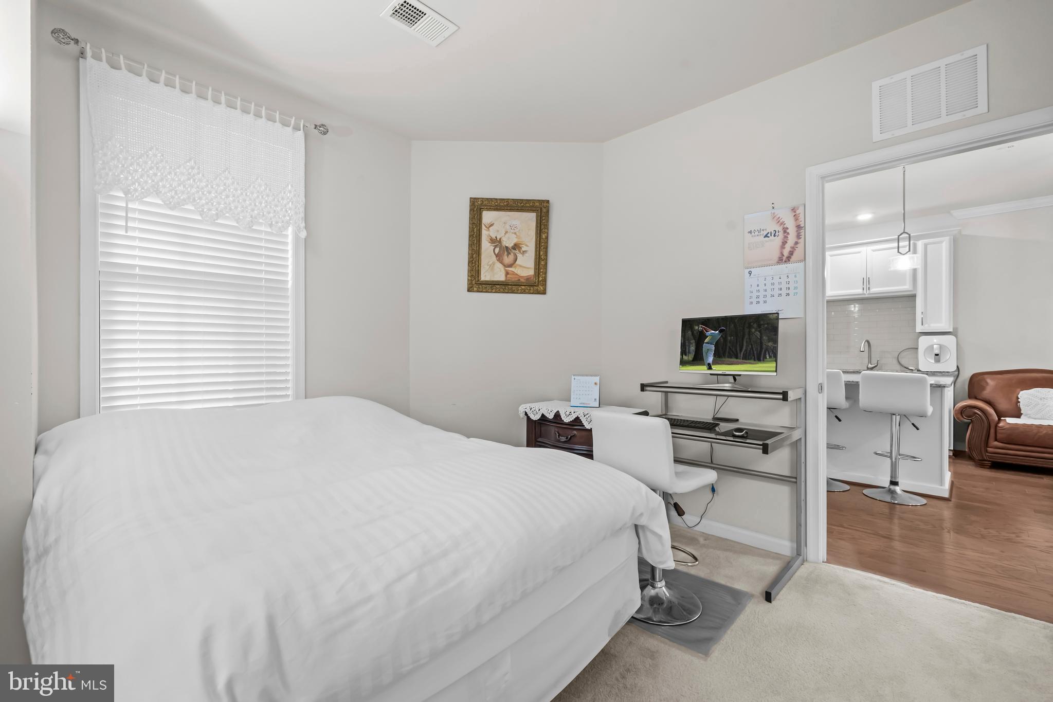 LOUDOUN VALLEY RIDGES - Residential