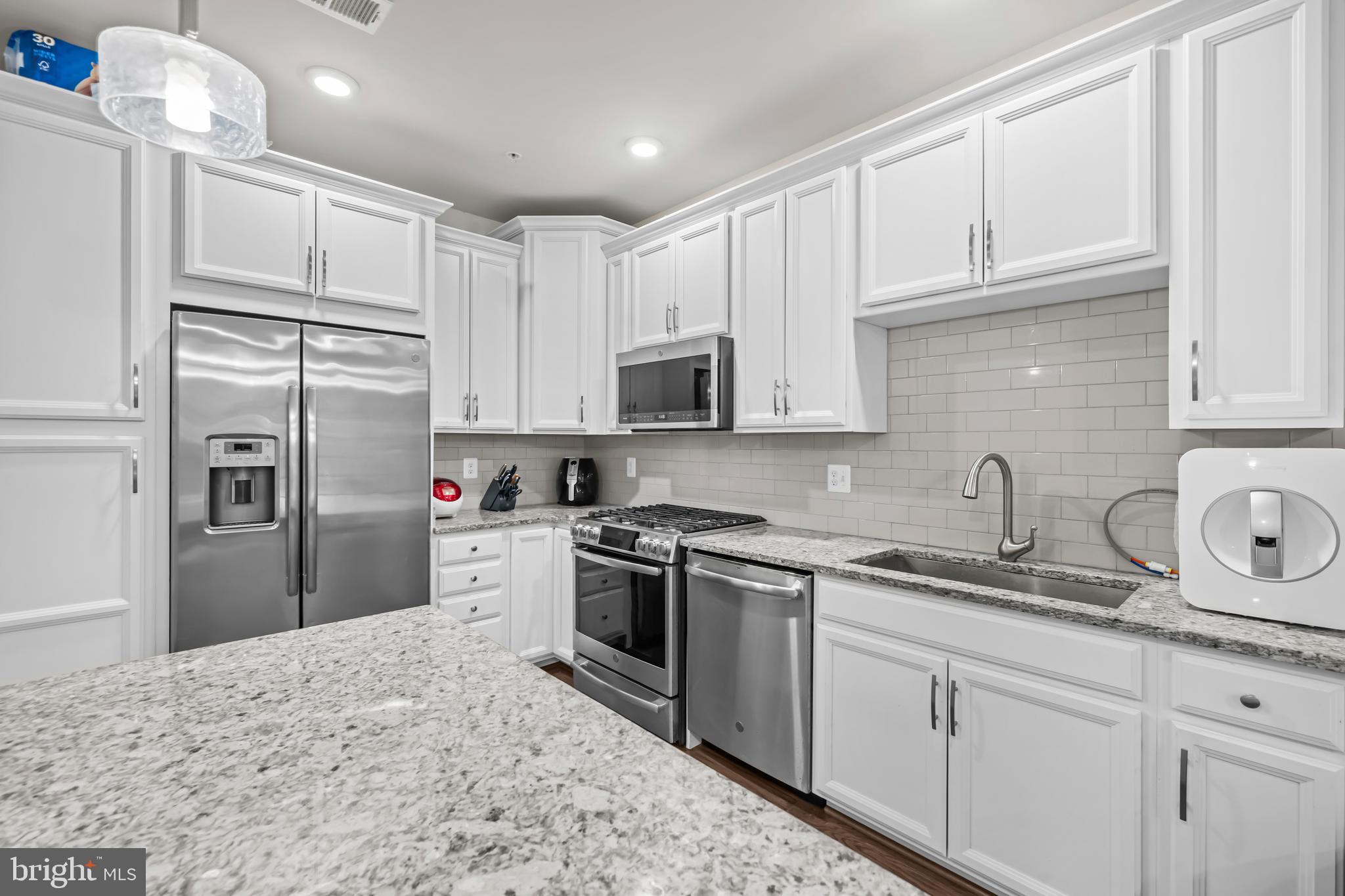 LOUDOUN VALLEY RIDGES - Residential