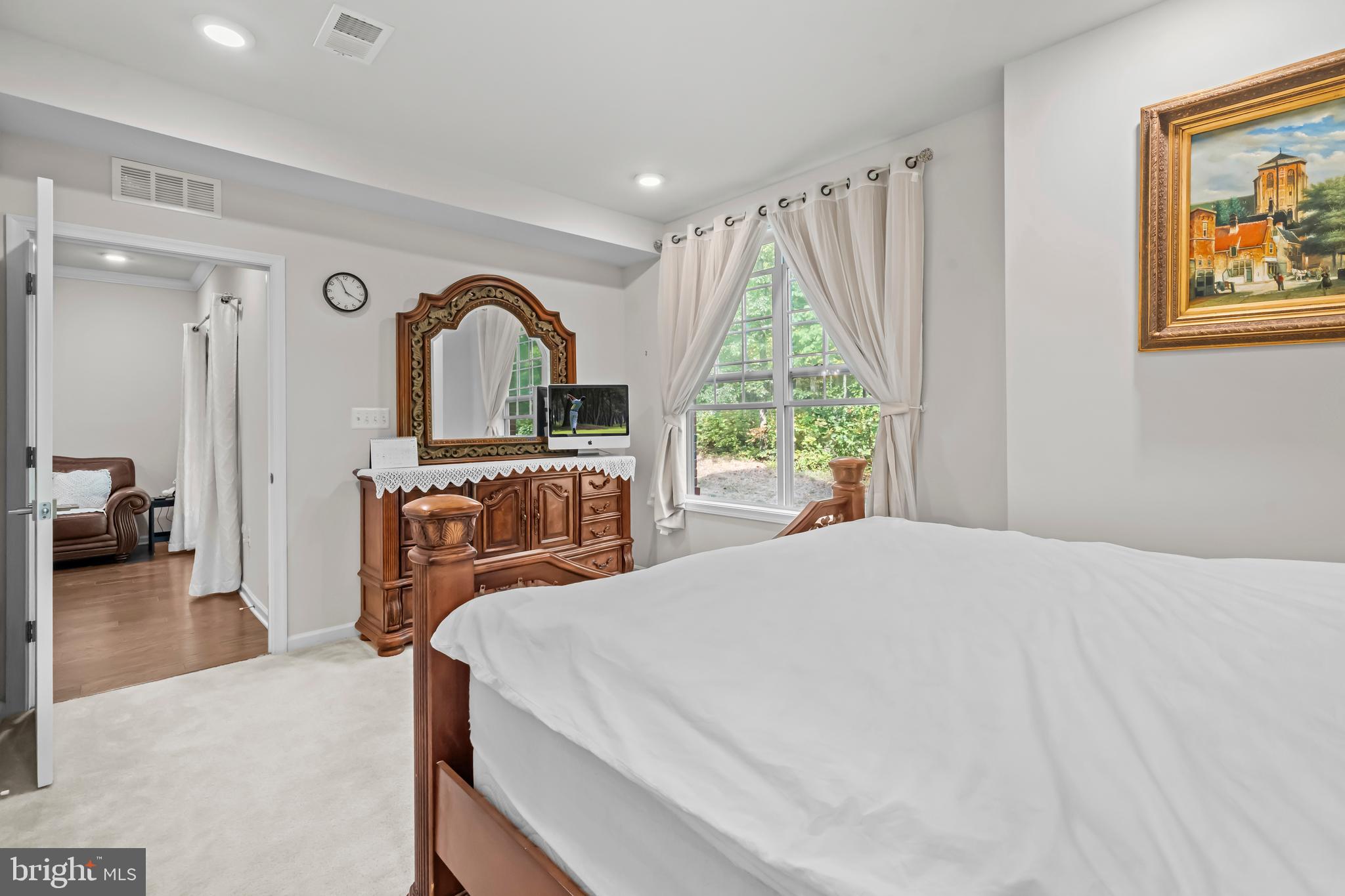 LOUDOUN VALLEY RIDGES - Residential