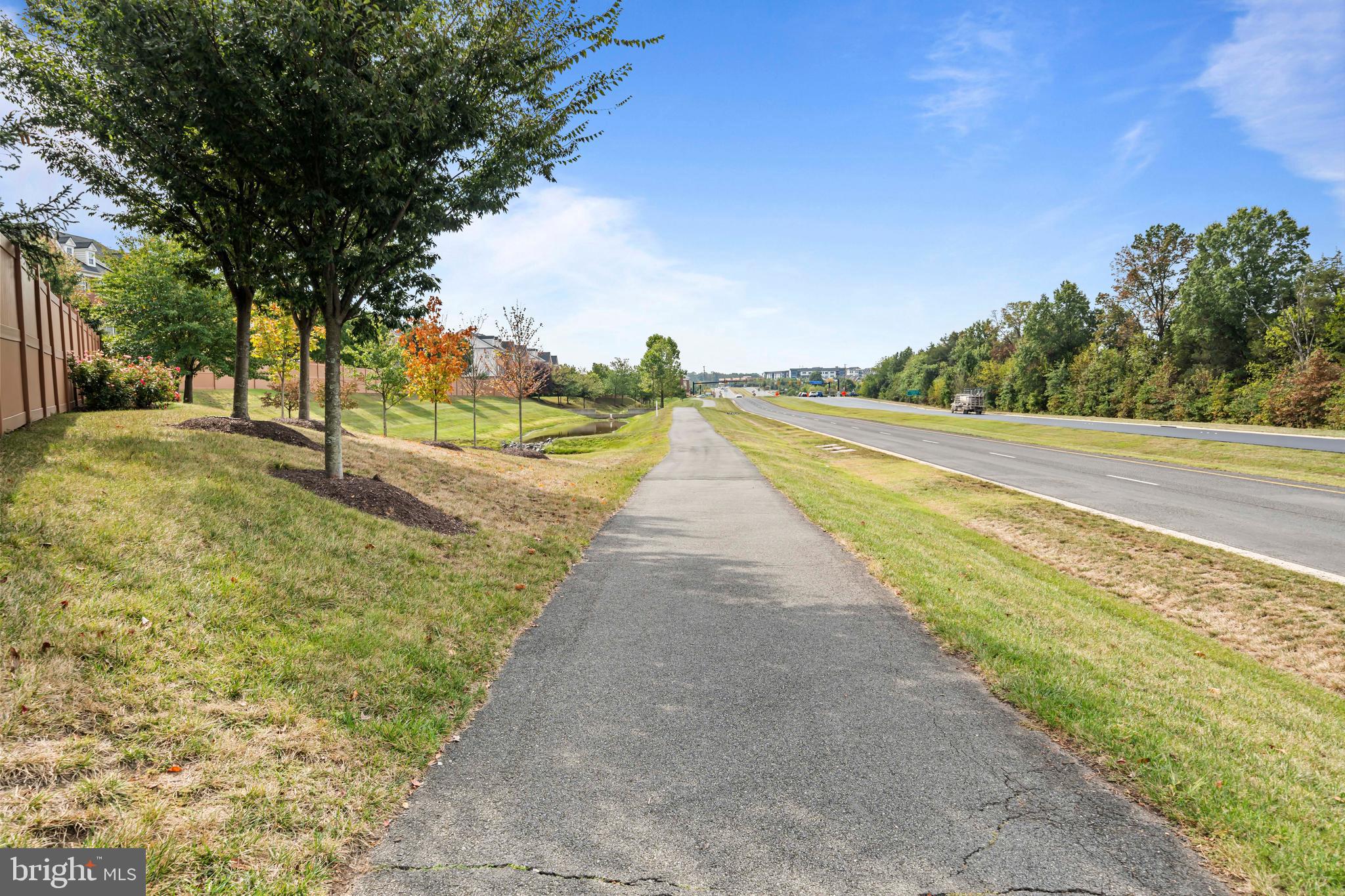 LOUDOUN VALLEY RIDGES - Residential