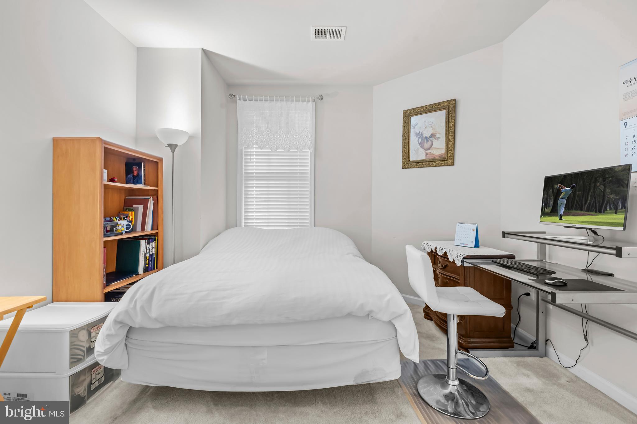 LOUDOUN VALLEY RIDGES - Residential