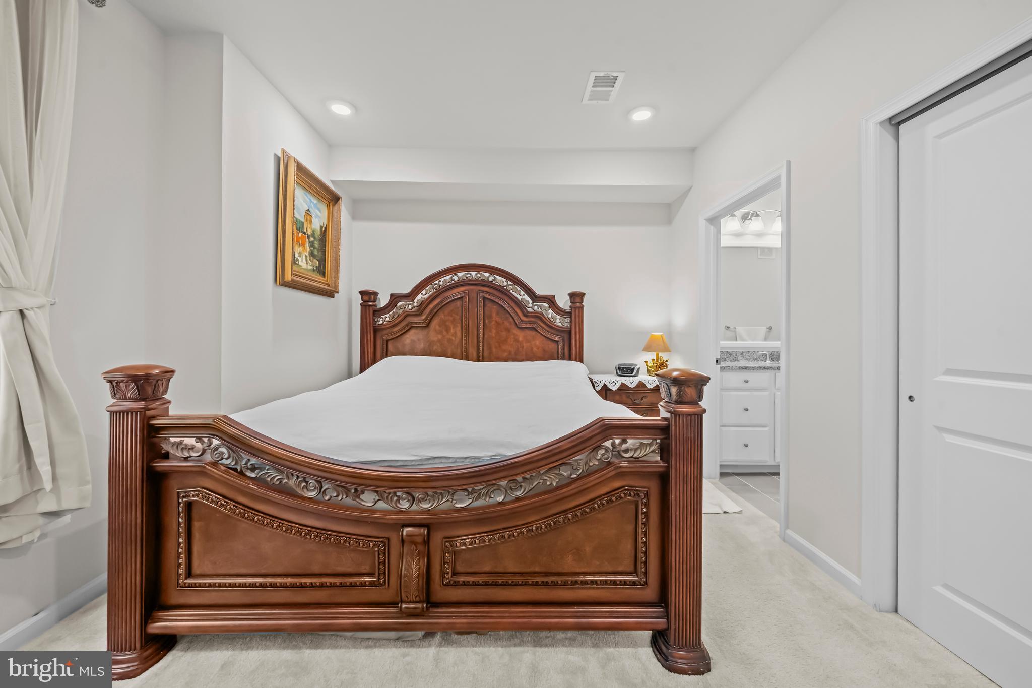 LOUDOUN VALLEY RIDGES - Residential