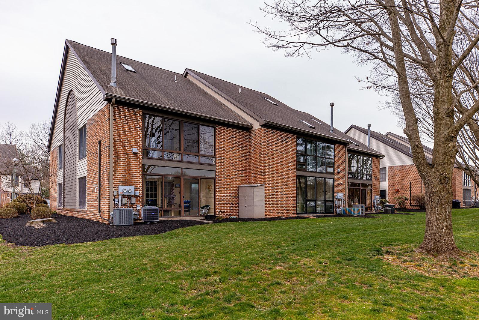 24 AMBERLEY WAY